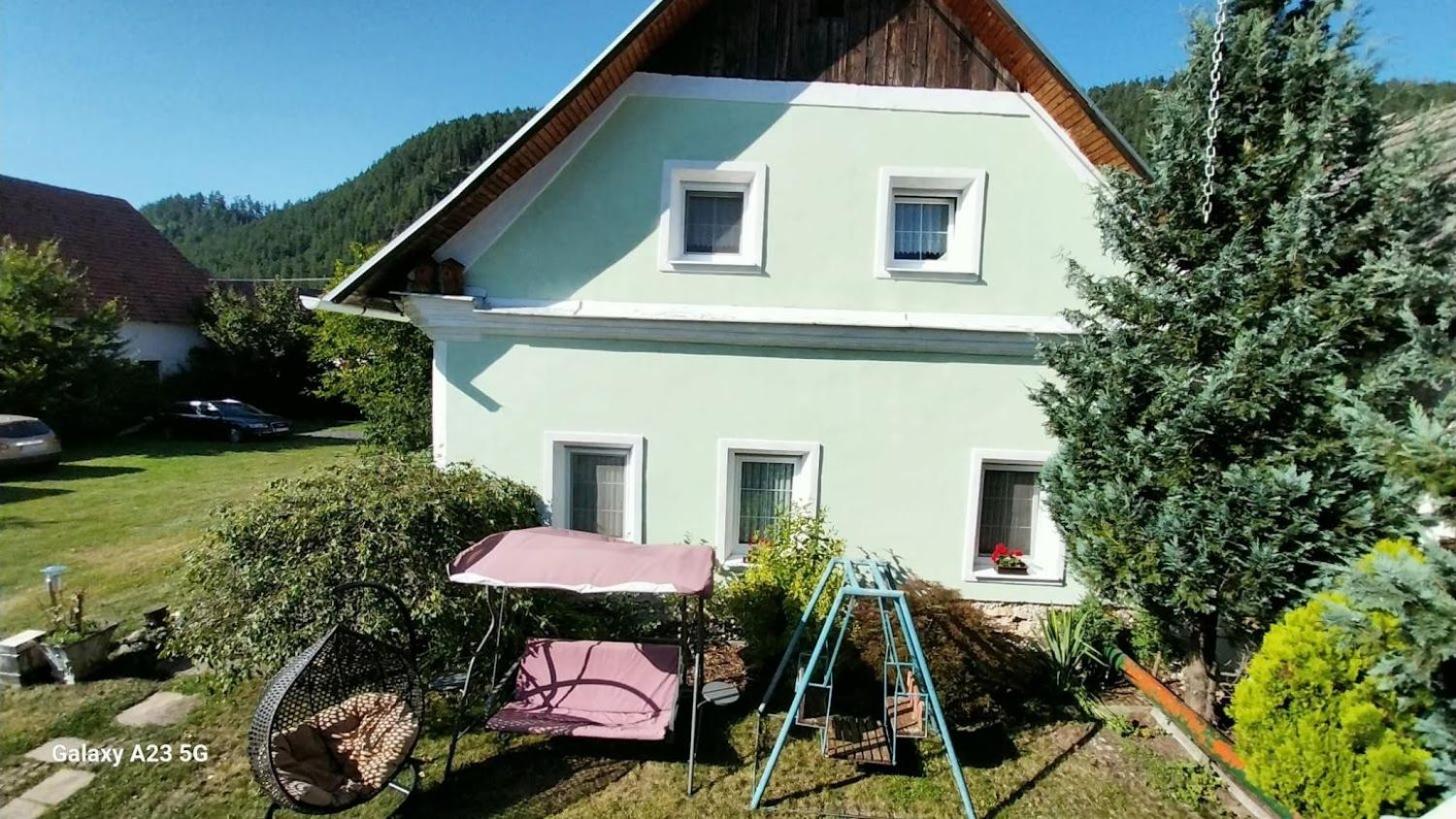 Zemianska Kúria Vachtár view 4