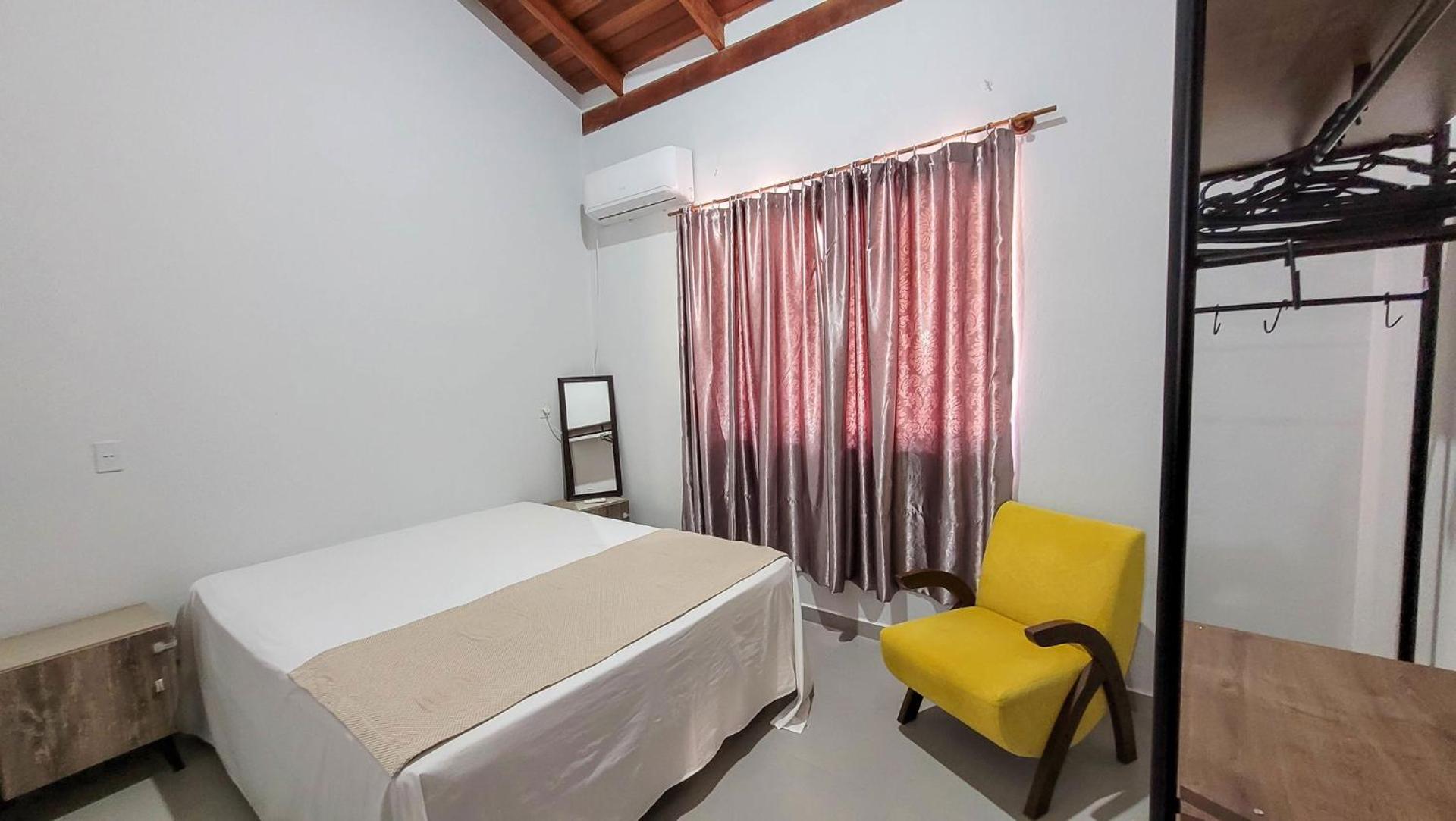 Casa a 2 quadras da Praia de Zimbros RW2724