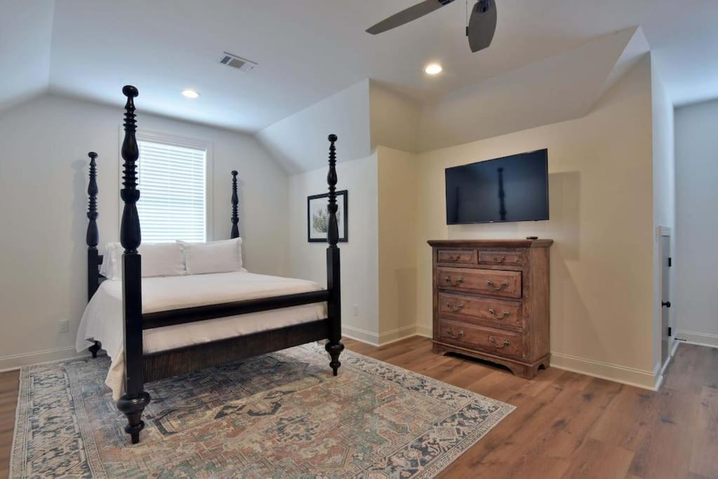 Boots&Suits Lakehouse Getaway
