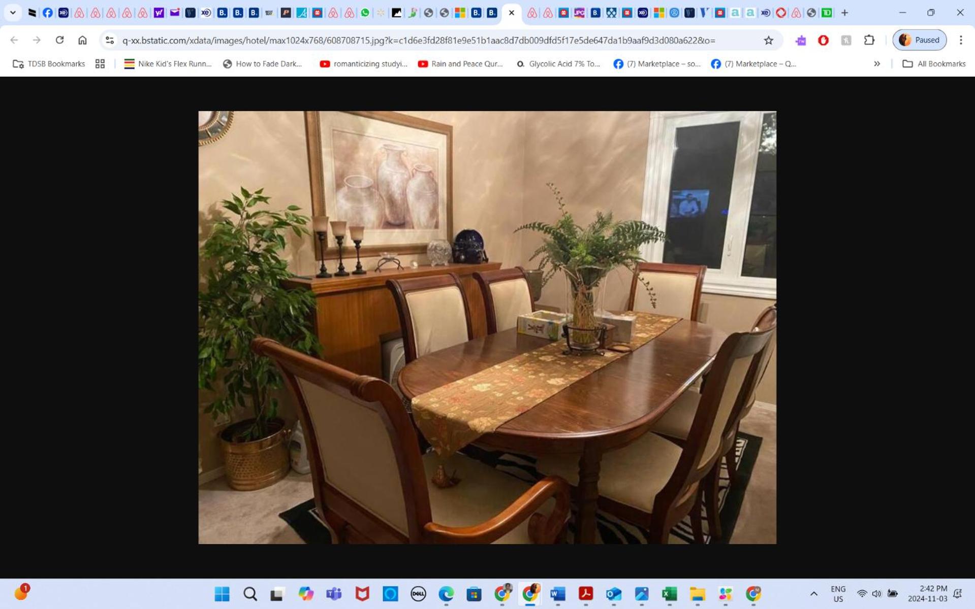 Master Bedroom private bathroom 23 minutes airport