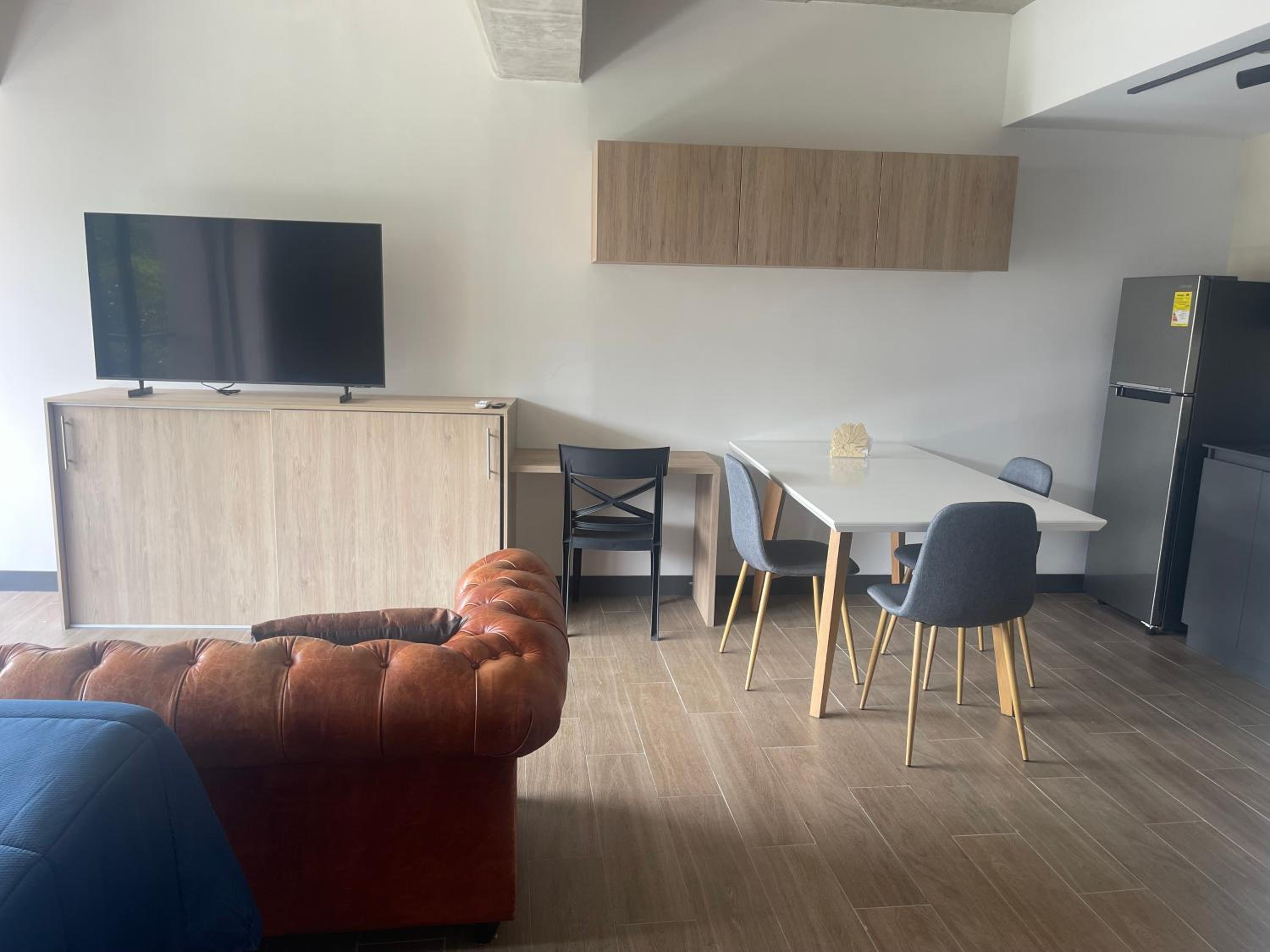 Apartamento con vista y aire acondicionado cerca a El Tesoro
