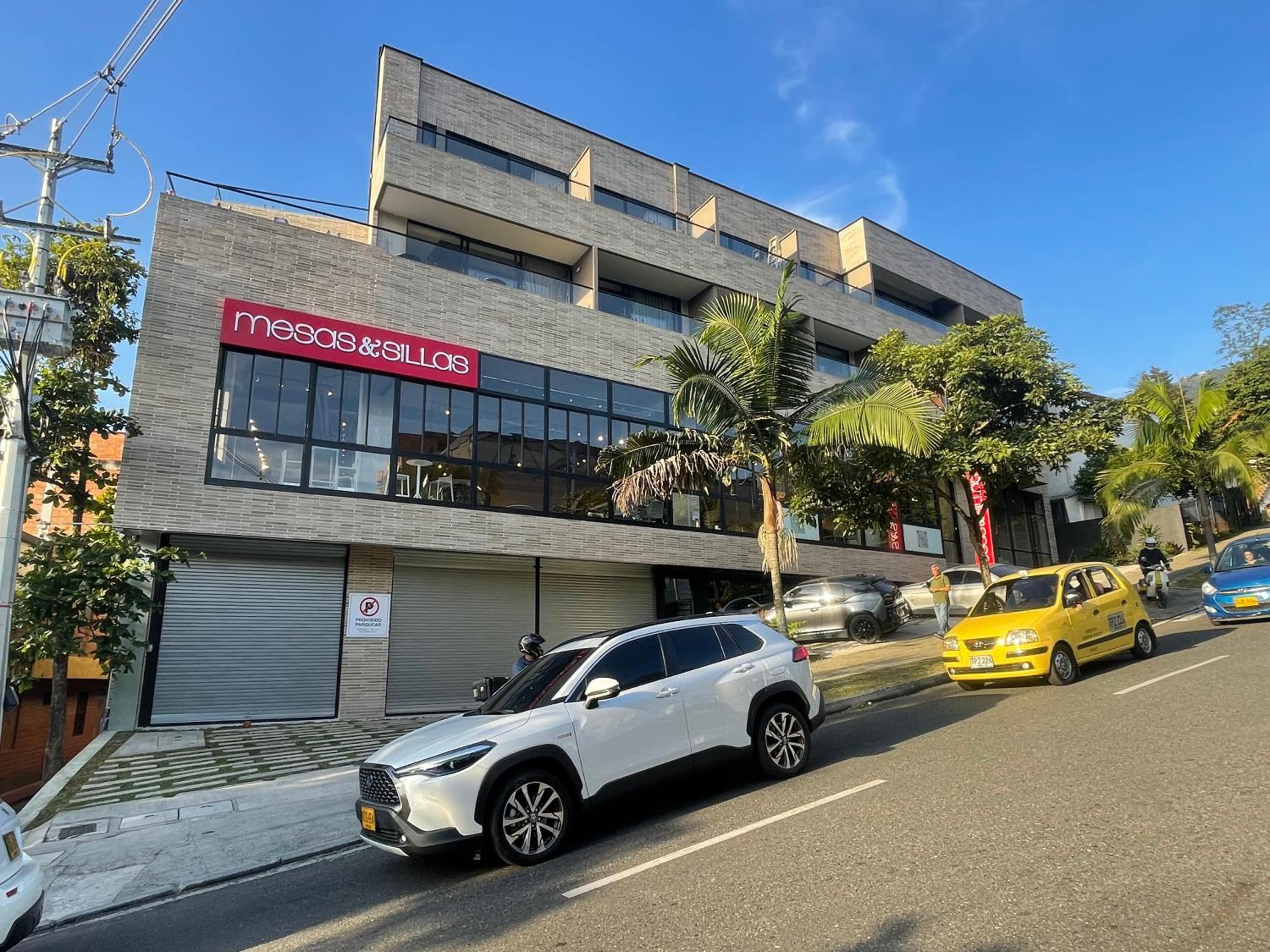 Apartamento con vista y aire acondicionado cerca a El Tesoro