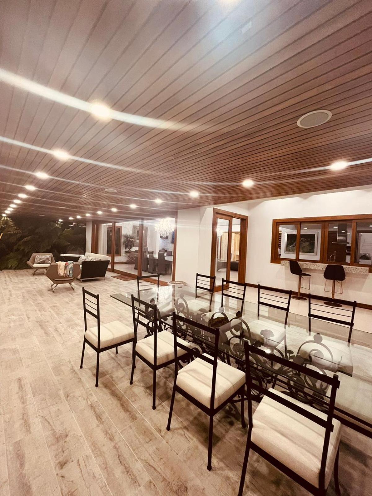 Crypto Hotel Boutique La Reina - Armored Mansion