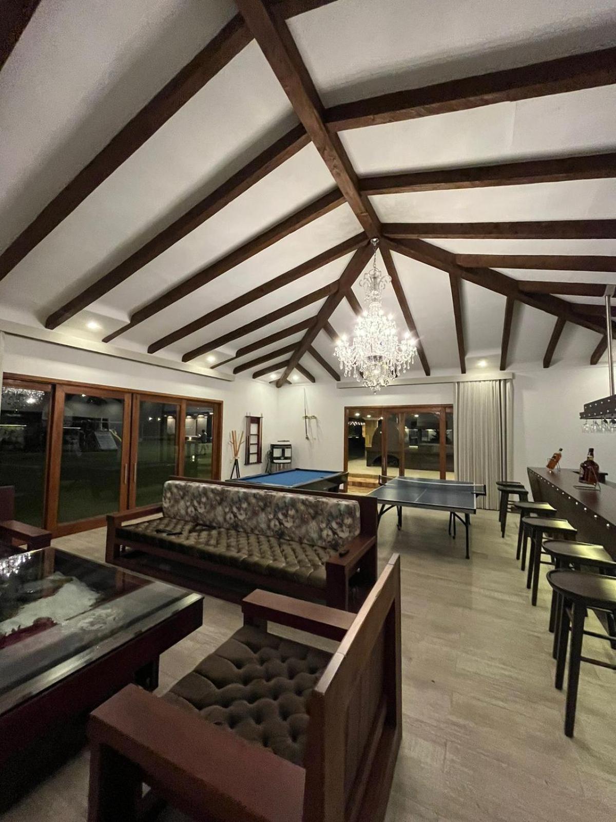 Crypto Hotel Boutique La Reina - Armored Mansion