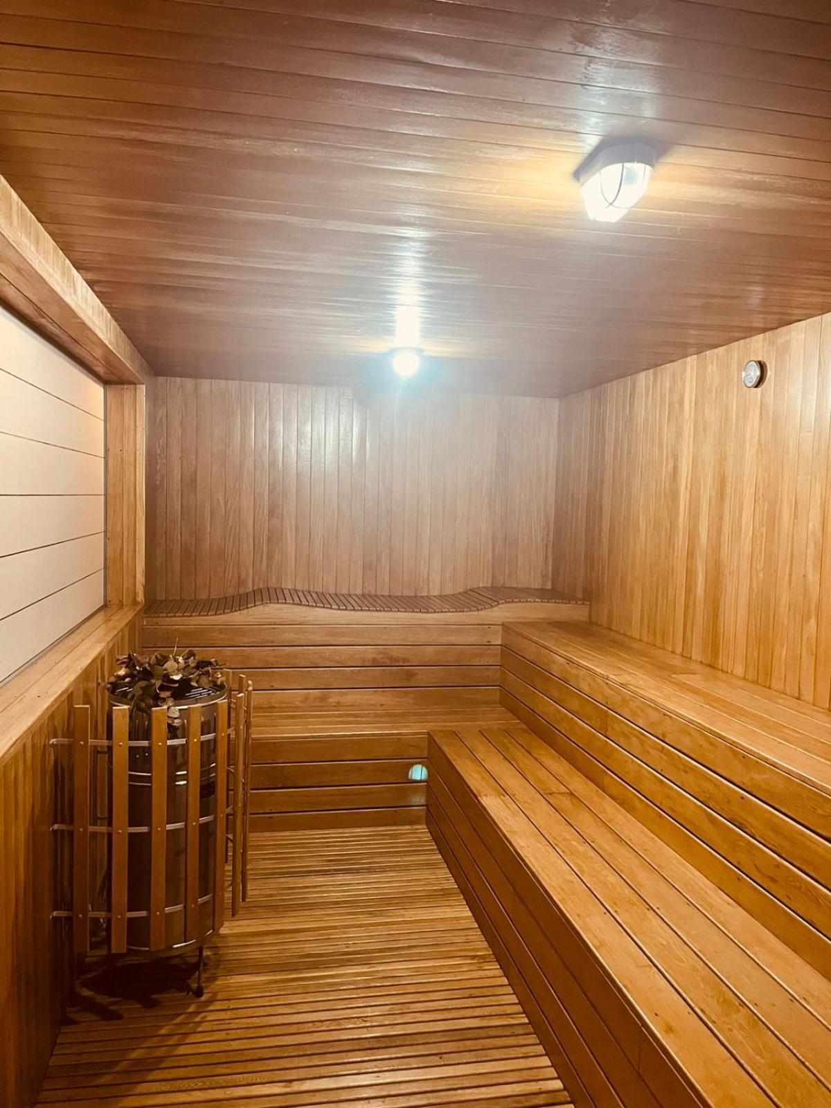 Crypto Hotel Boutique La Reina - Armored Mansion