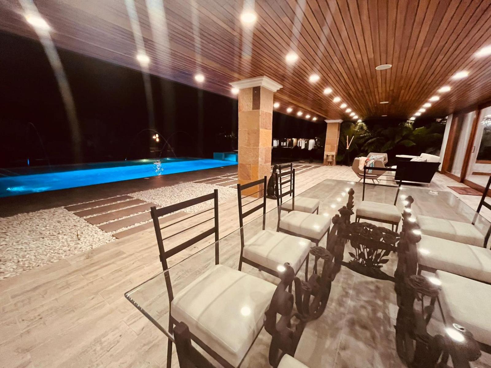Crypto Hotel Boutique La Reina - Armored Mansion