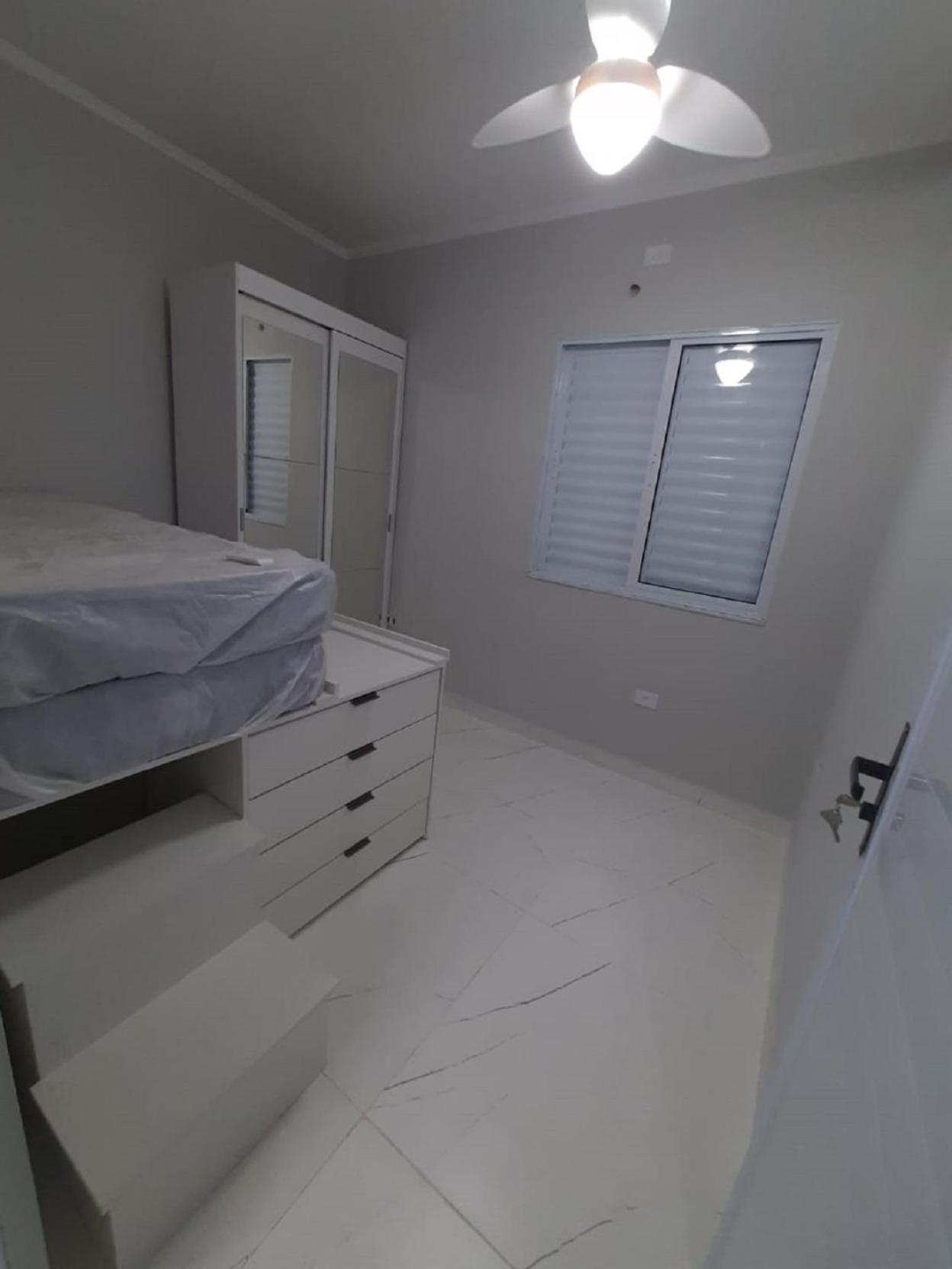 Peruíbe: Casa em Condomínio c/ Piscina