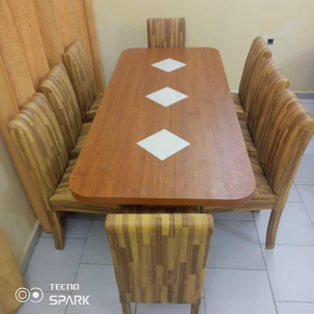 AFRIEUROTEXT Kamerun-High Standing-Appartements-Wifi-Security-Restaurant-modern Kitchen