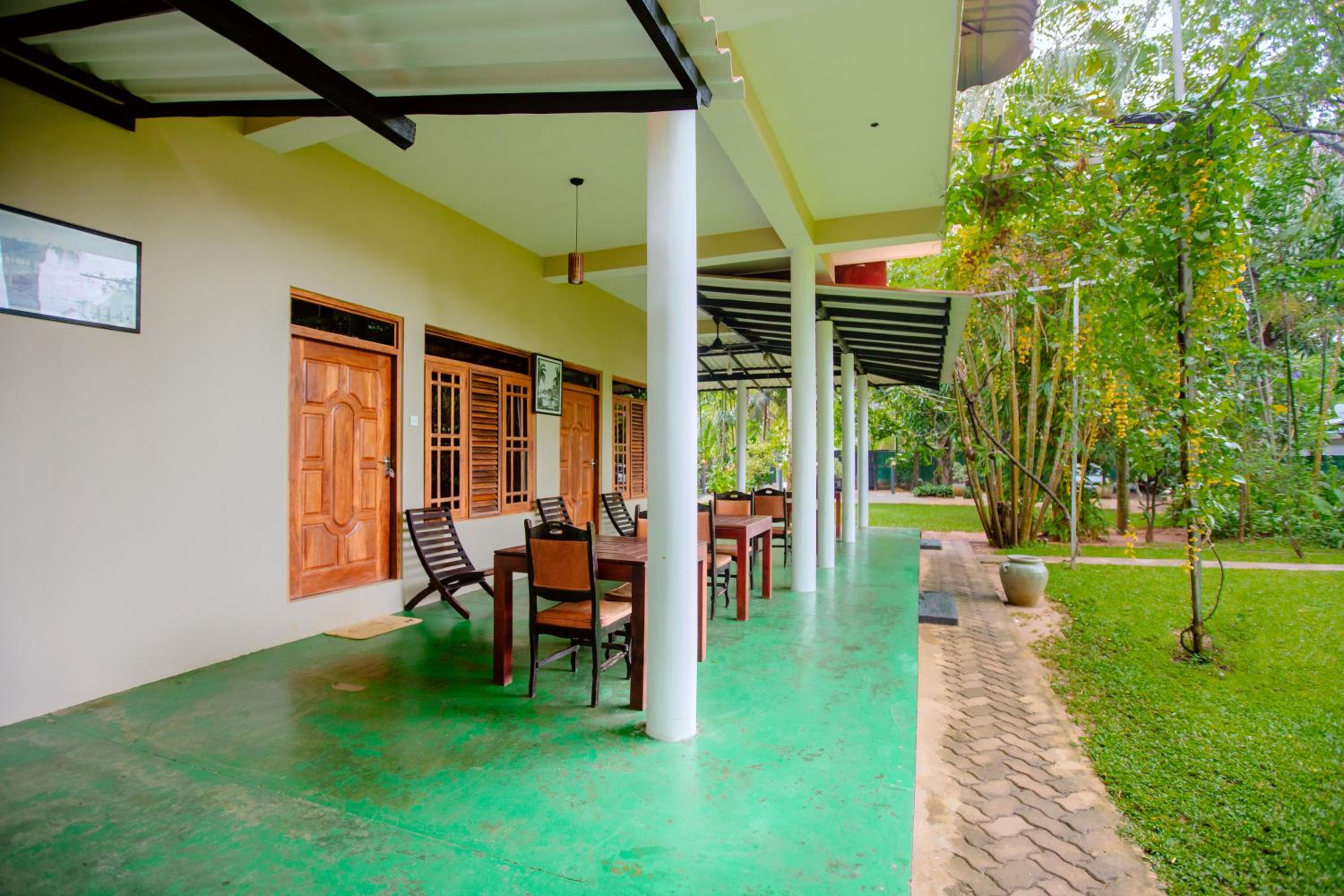 Yala River Face Inn