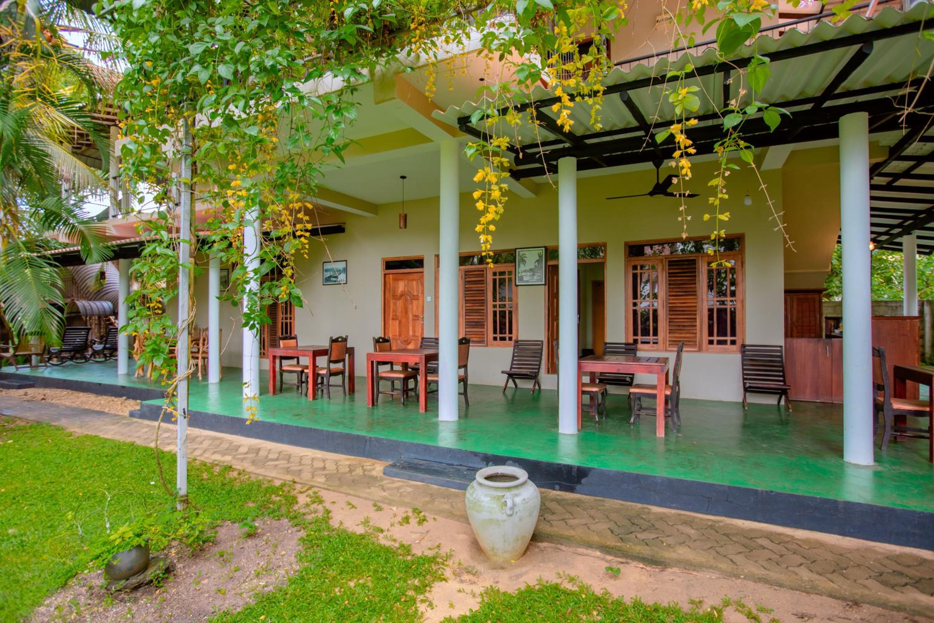 Yala River Face Inn