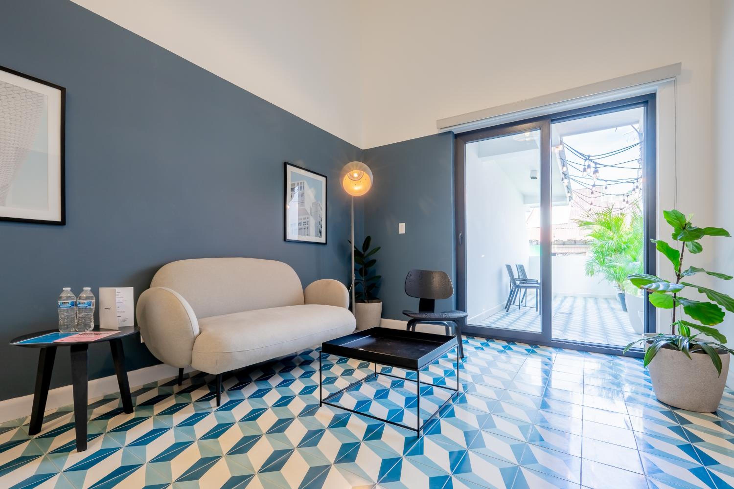 Outstanding 1BR in Santa Ana