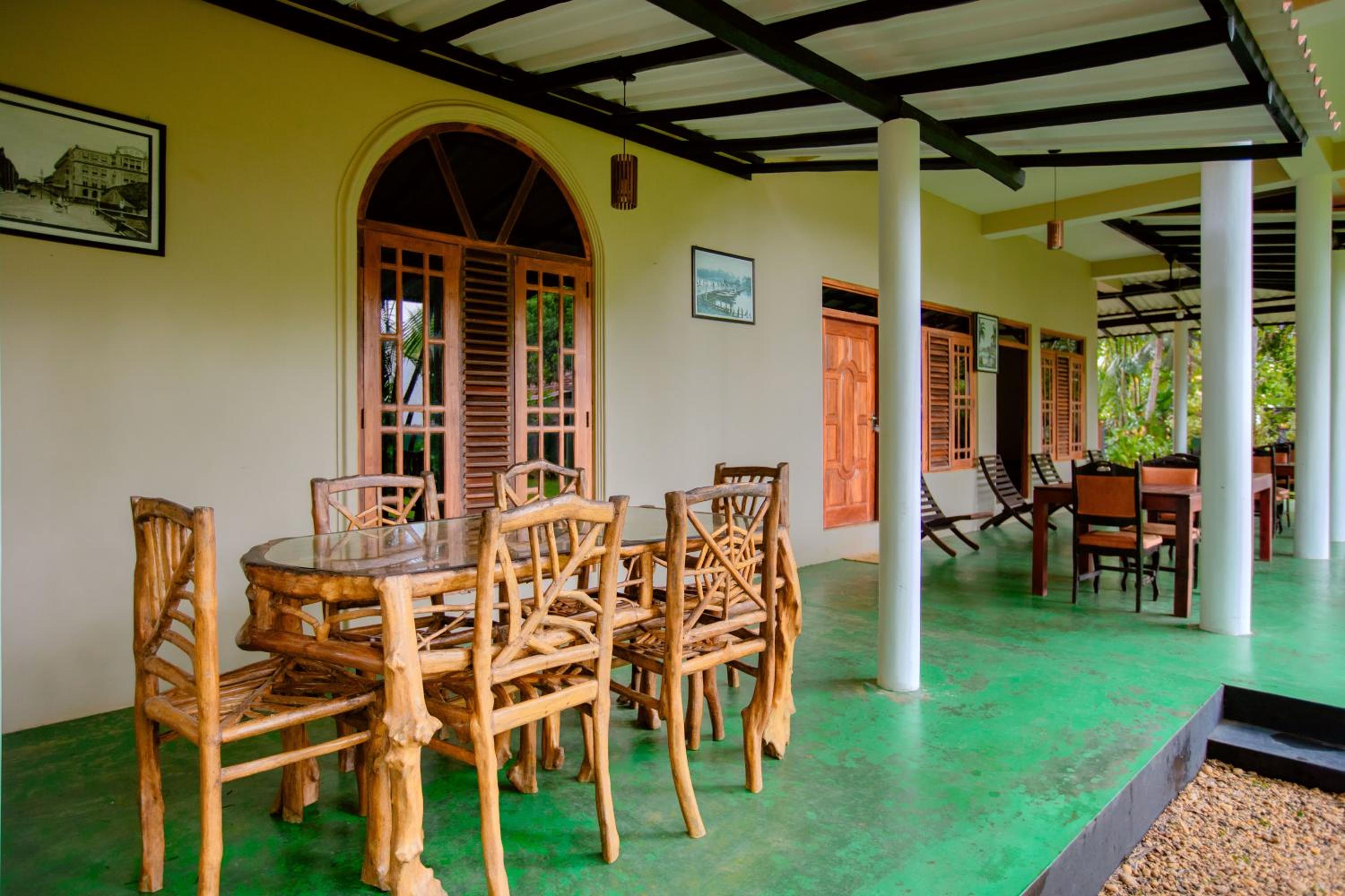 Yala River Face Inn