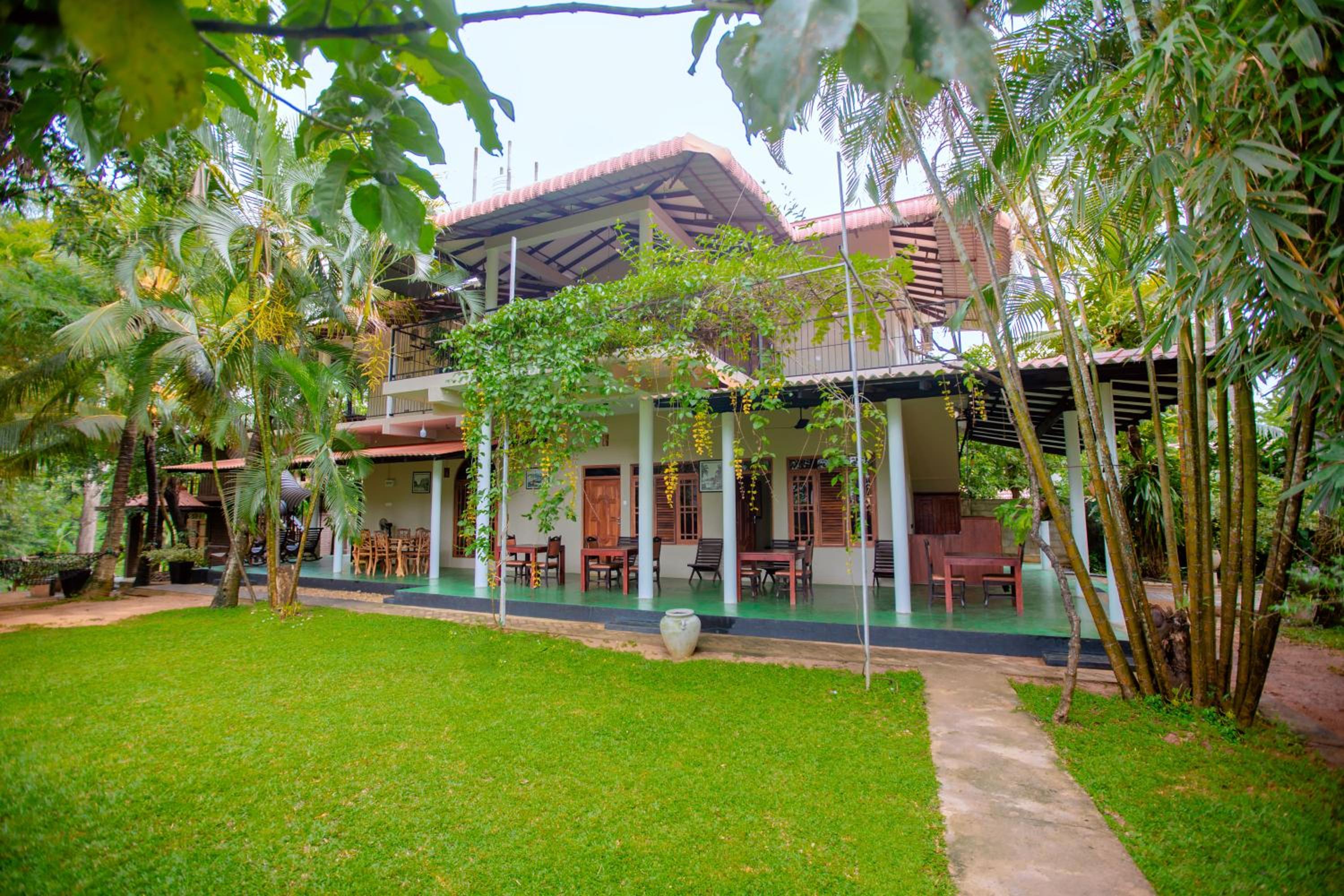 Yala River Face Inn
