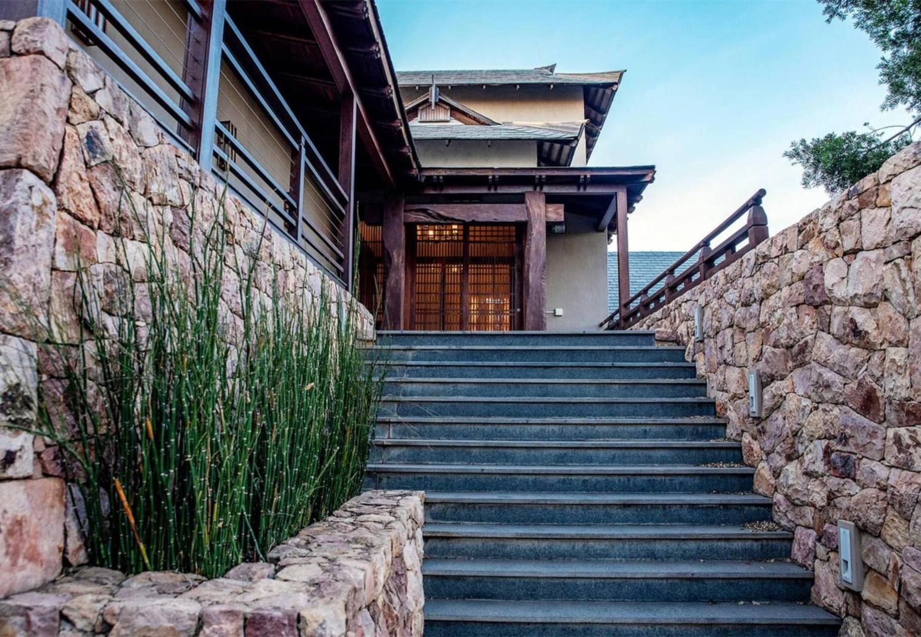 The Japanese Villa