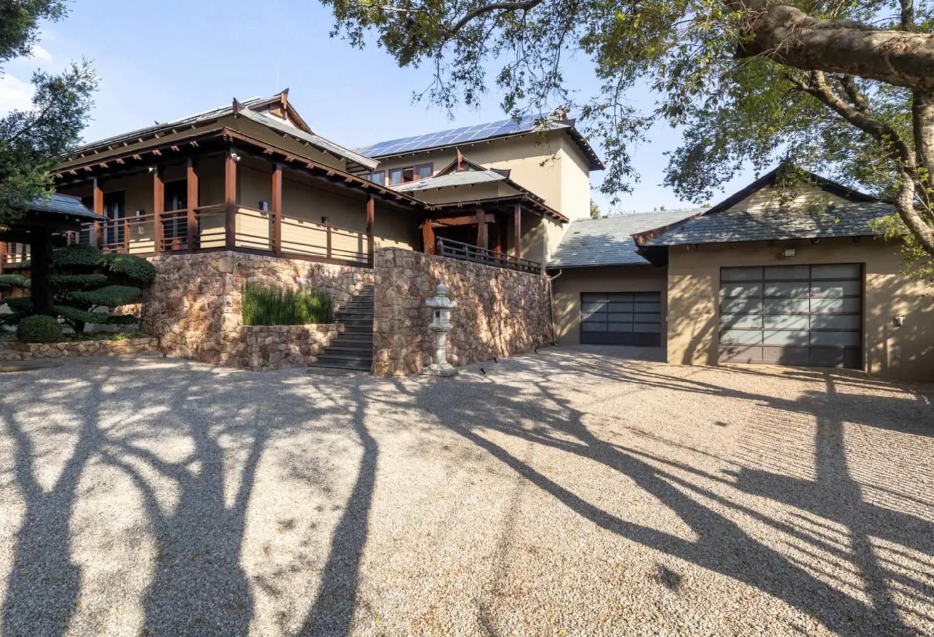 The Japanese Villa