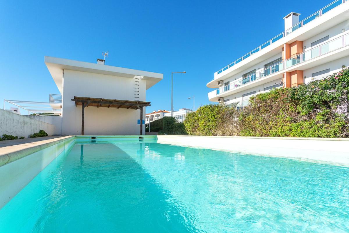 Host Wise - Serene Spacious House - Swimming Pool & Garden view 3