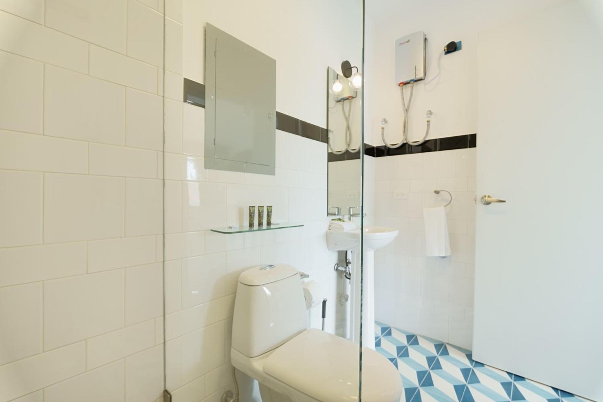 Outstanding 1BR in Santa Ana