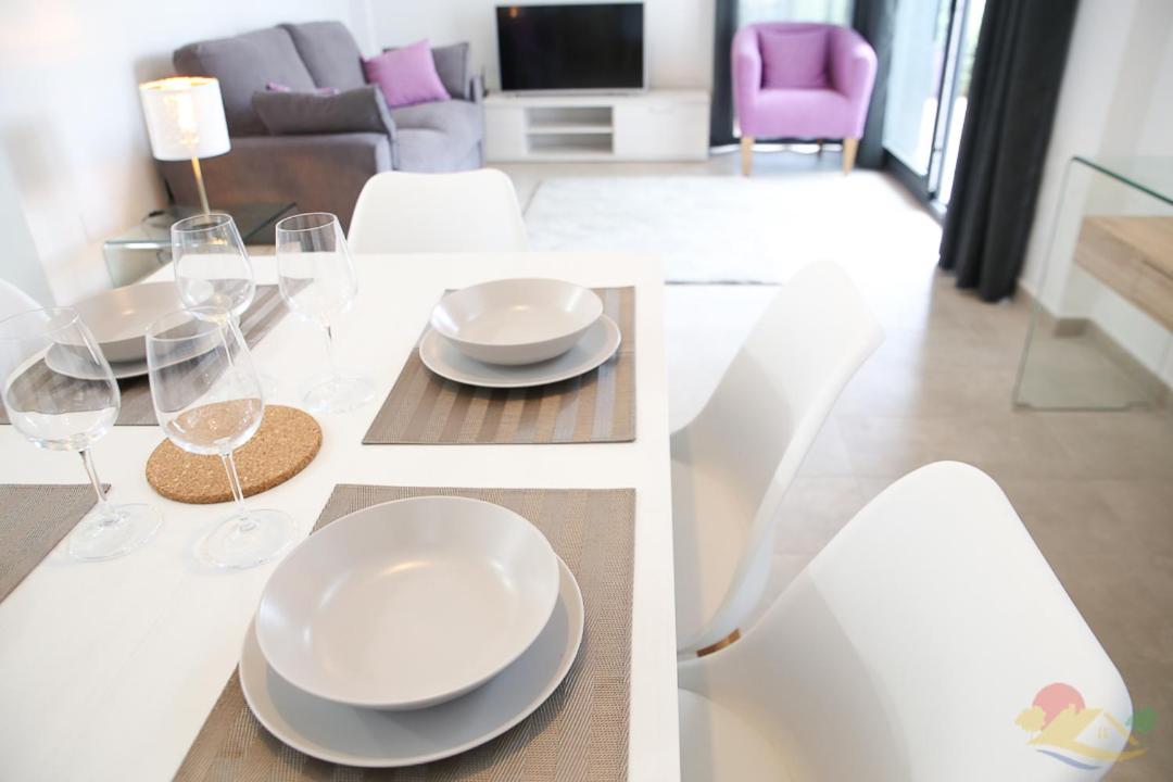 Villa Blanca, 6p, detached, private pool and parking view 4