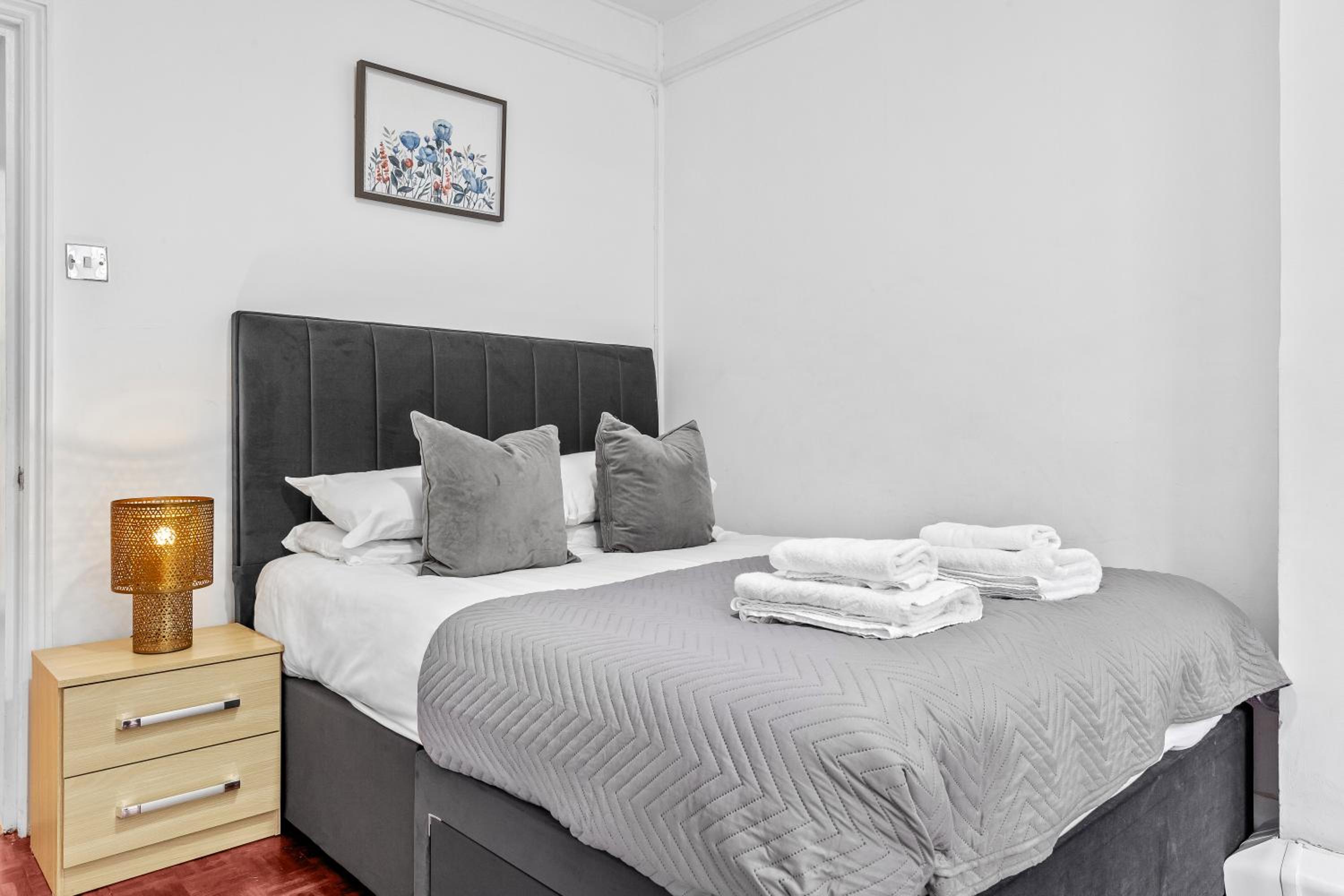 2 Beds apartment near Lords Cricket grounds
