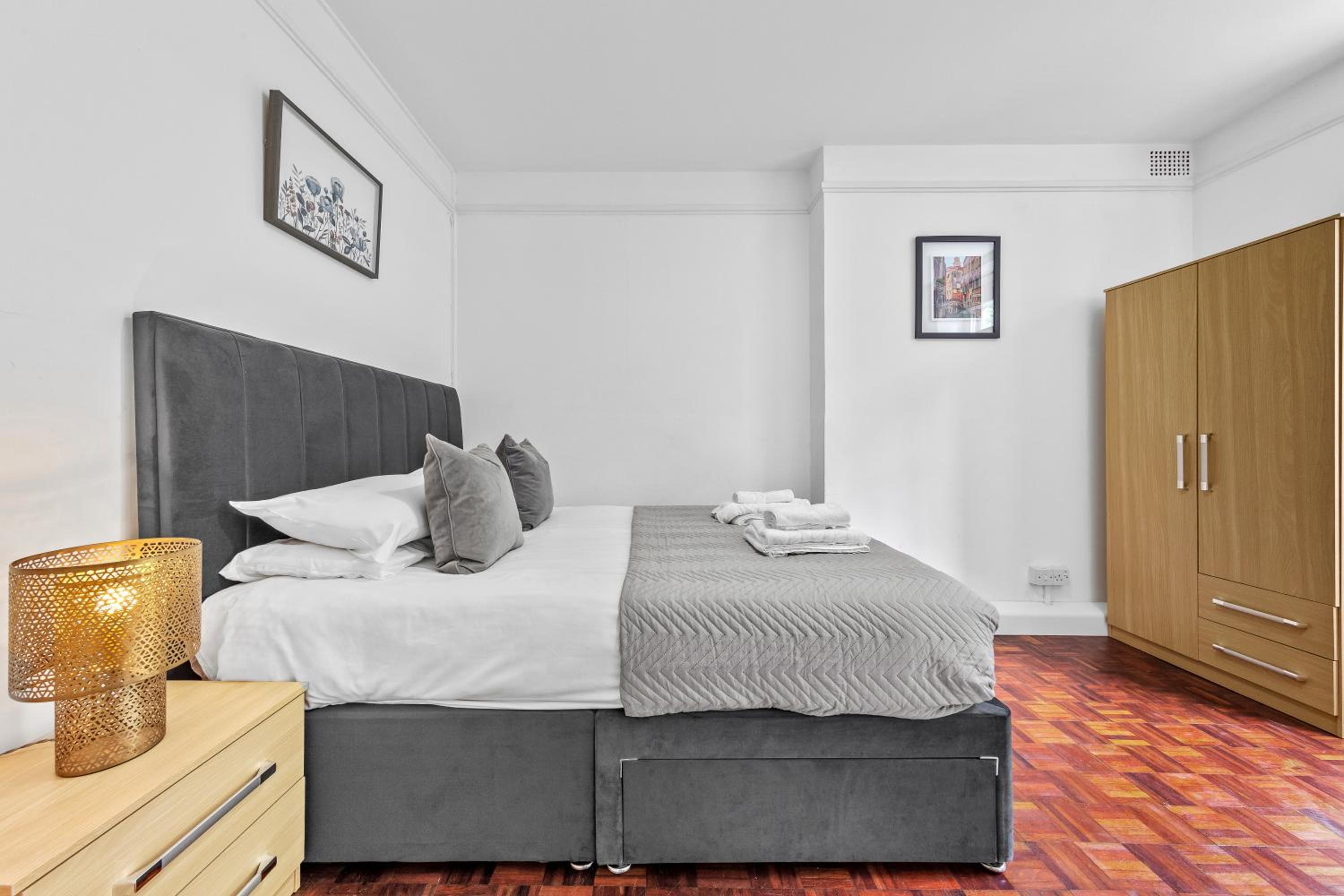 2 Beds apartment near Lords Cricket grounds