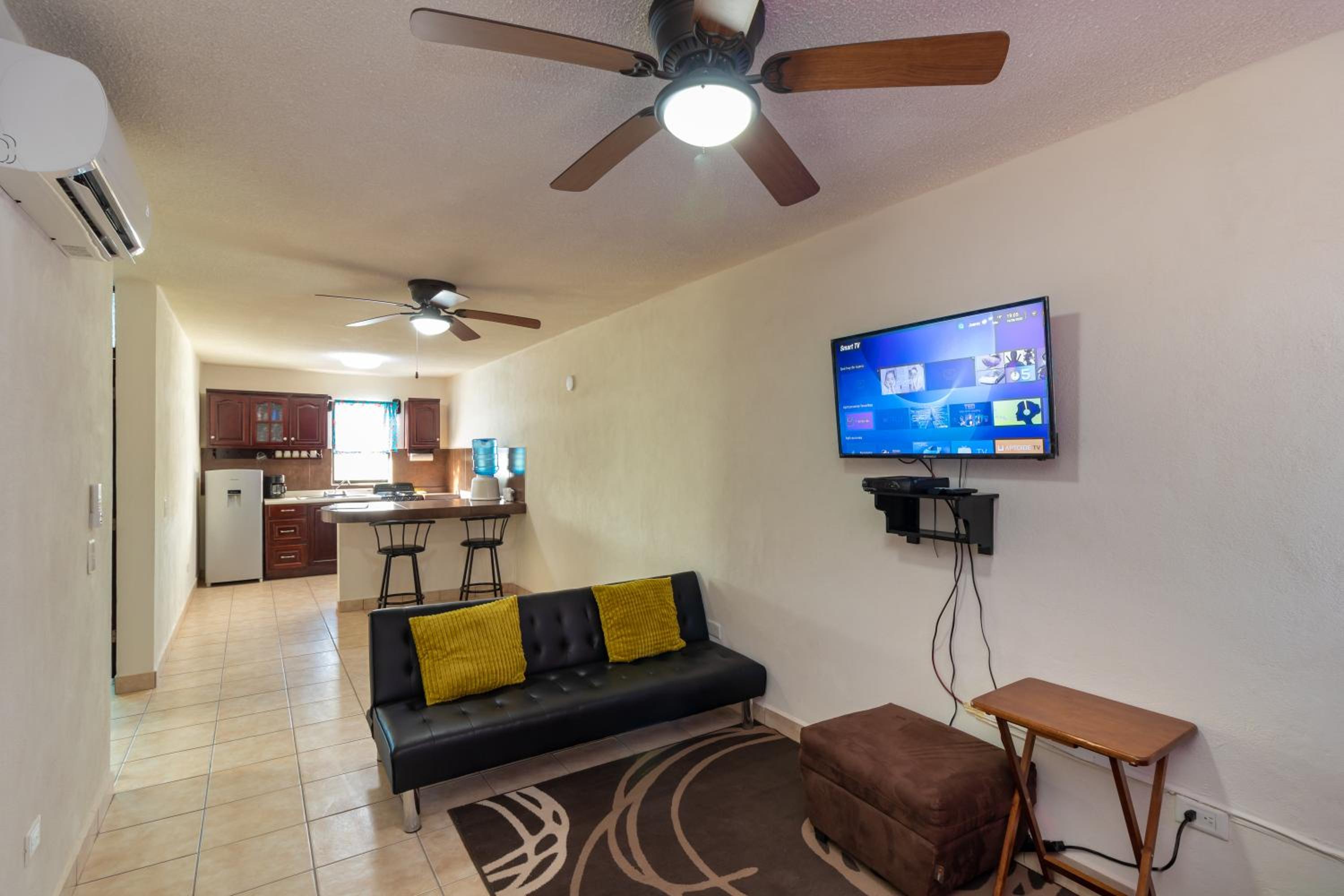 Two Bedroom Seaside Apartment #4