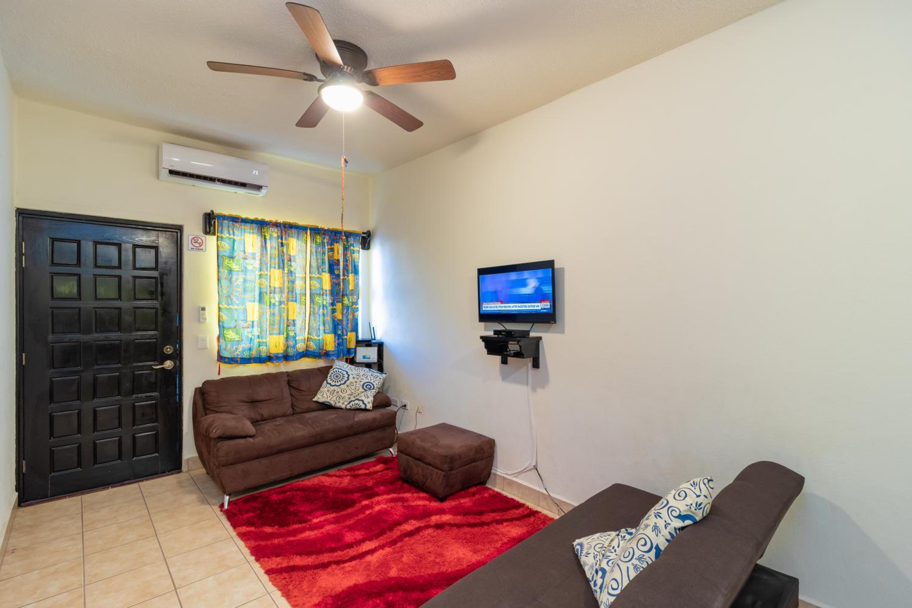 Two Bedroom Seaside Apartment #4