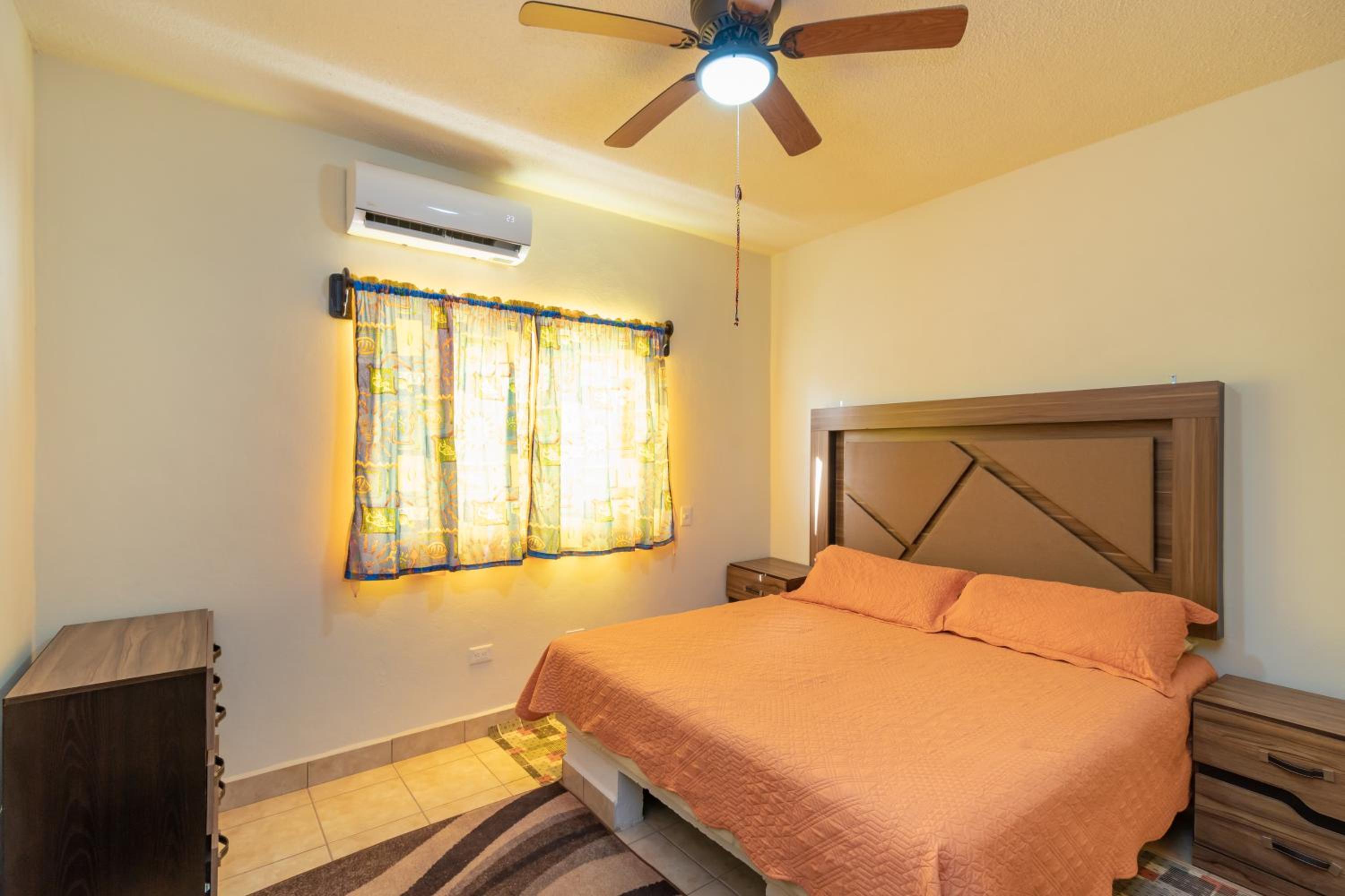 Two Bedroom Seaside Apartment #4