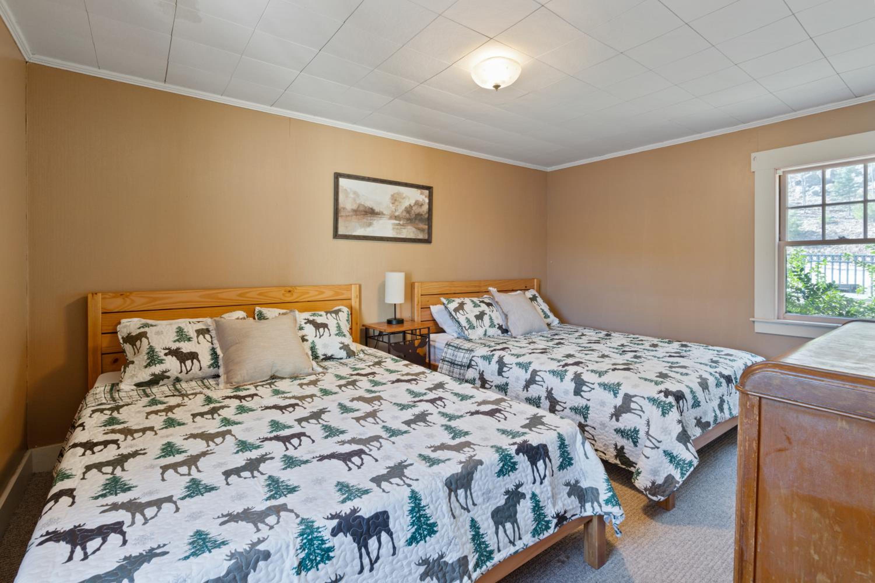 Moose Manor- Squam Waterfront