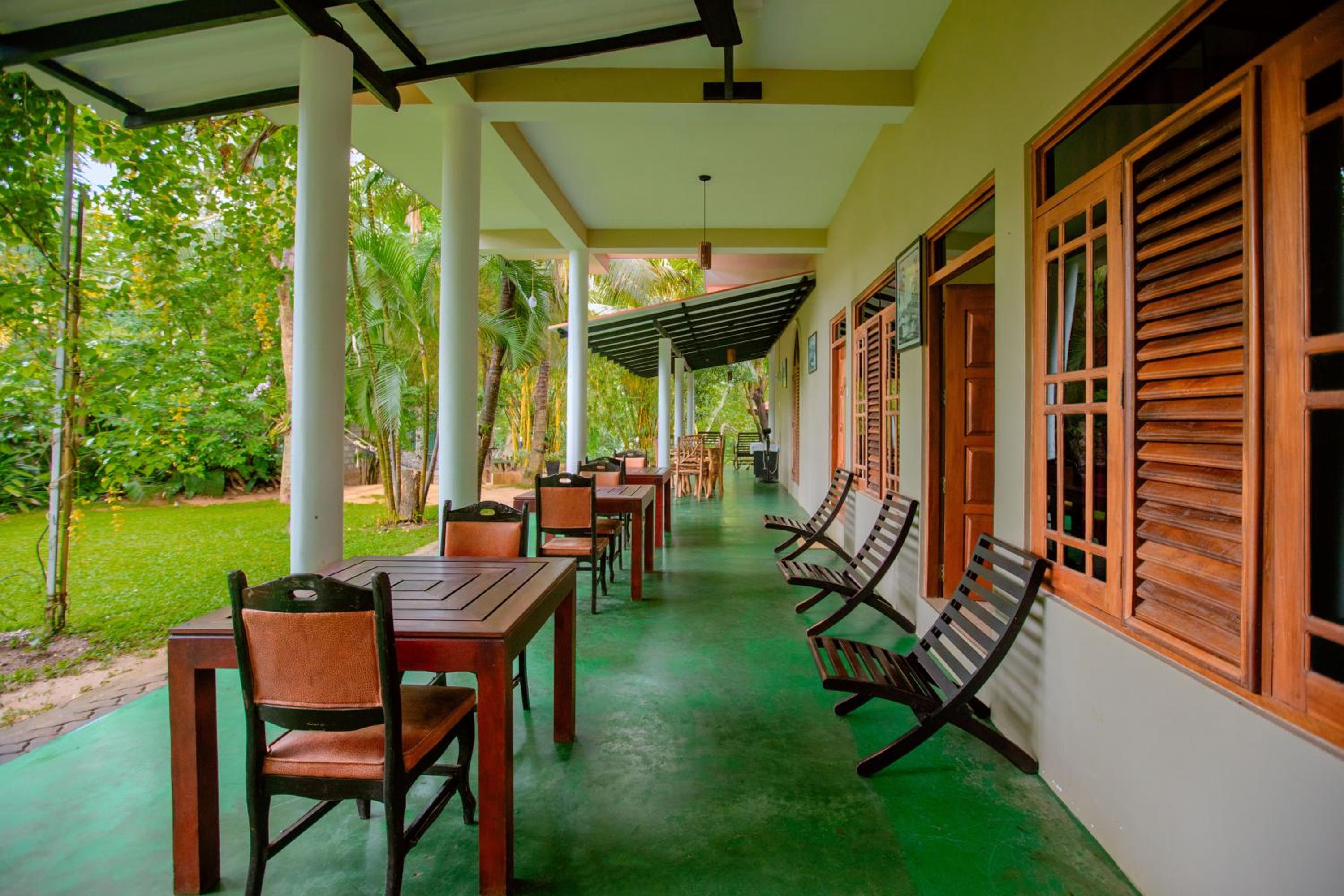 Yala River Face Inn