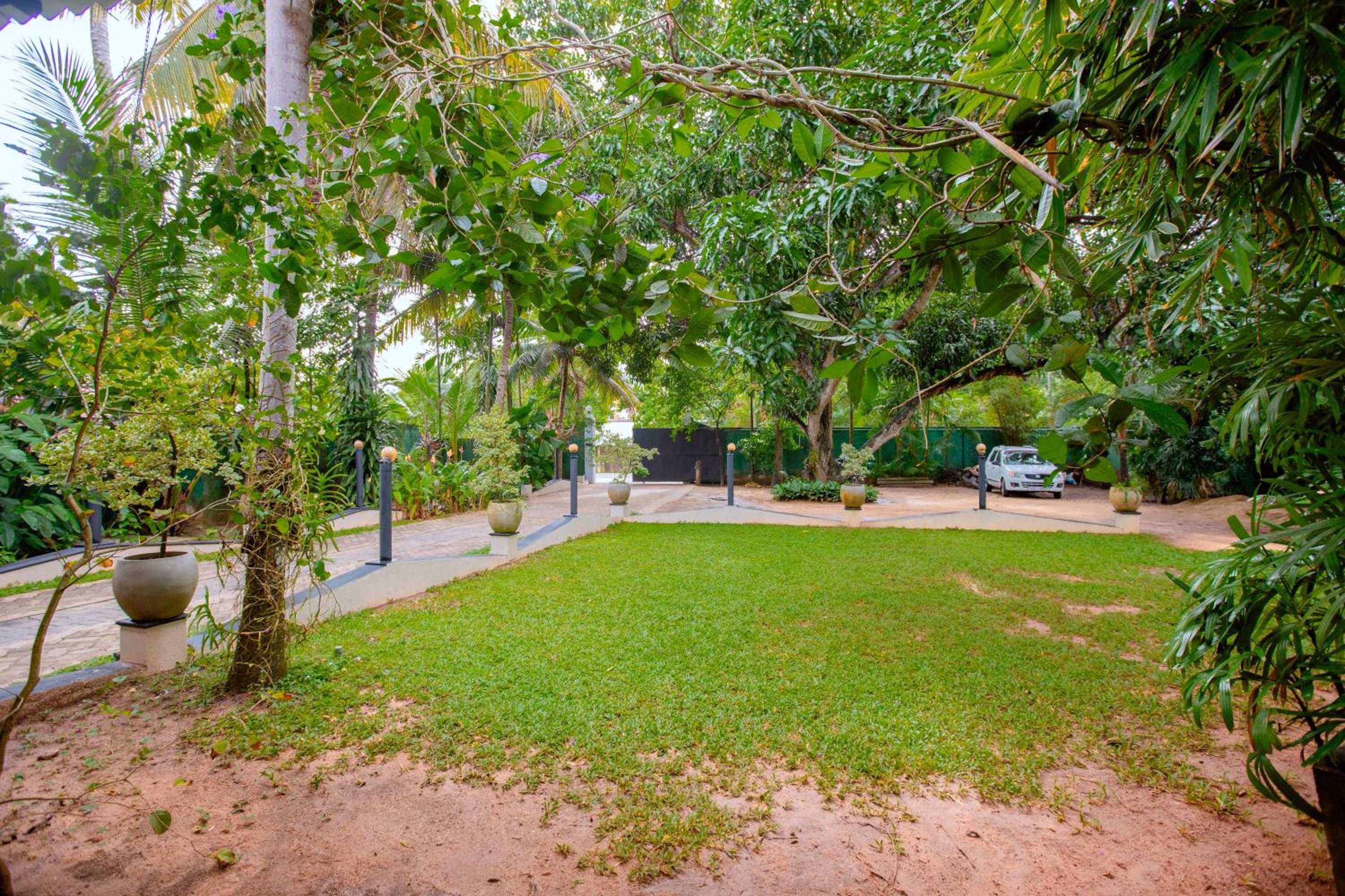 Yala River Face Inn