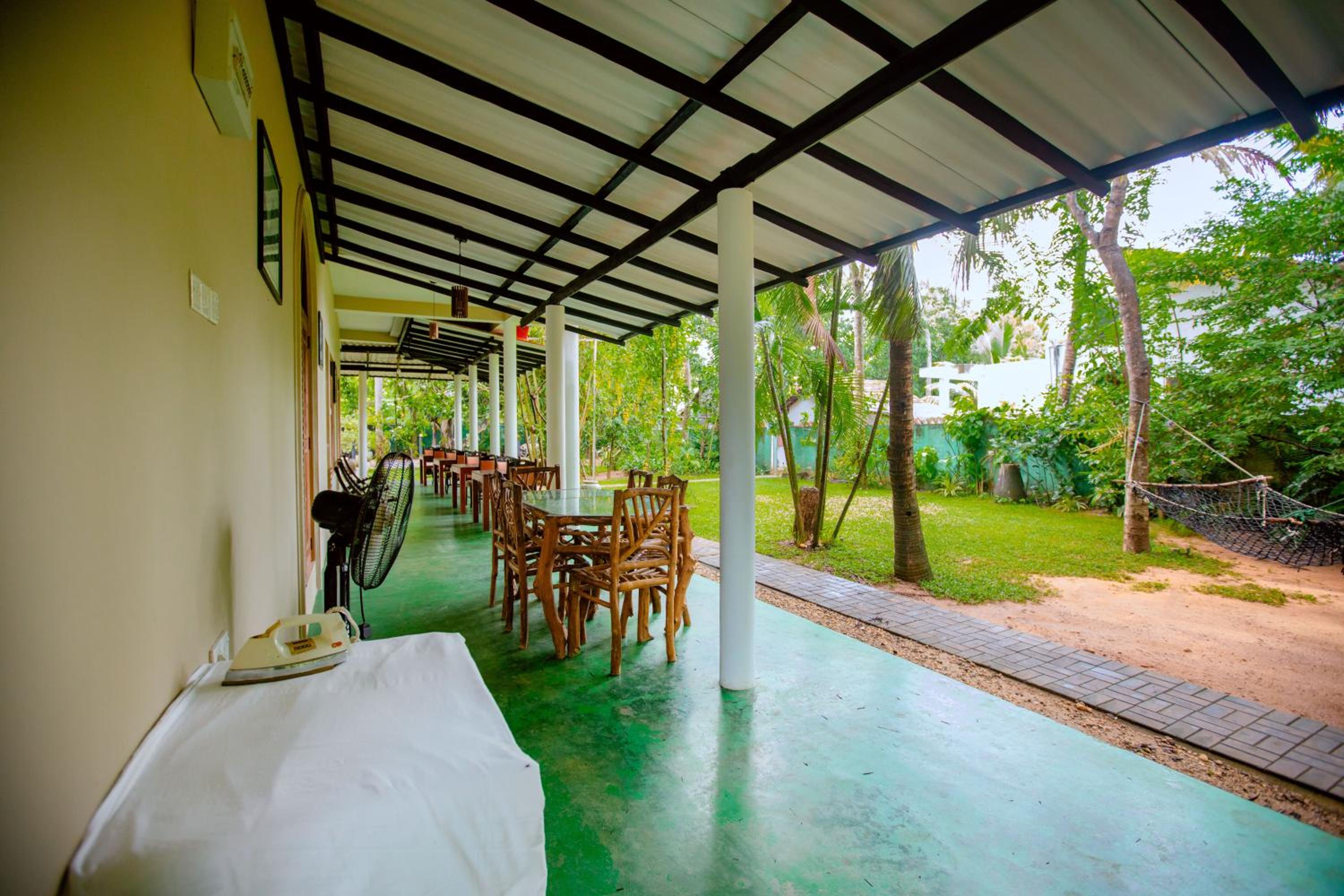 Yala River Face Inn