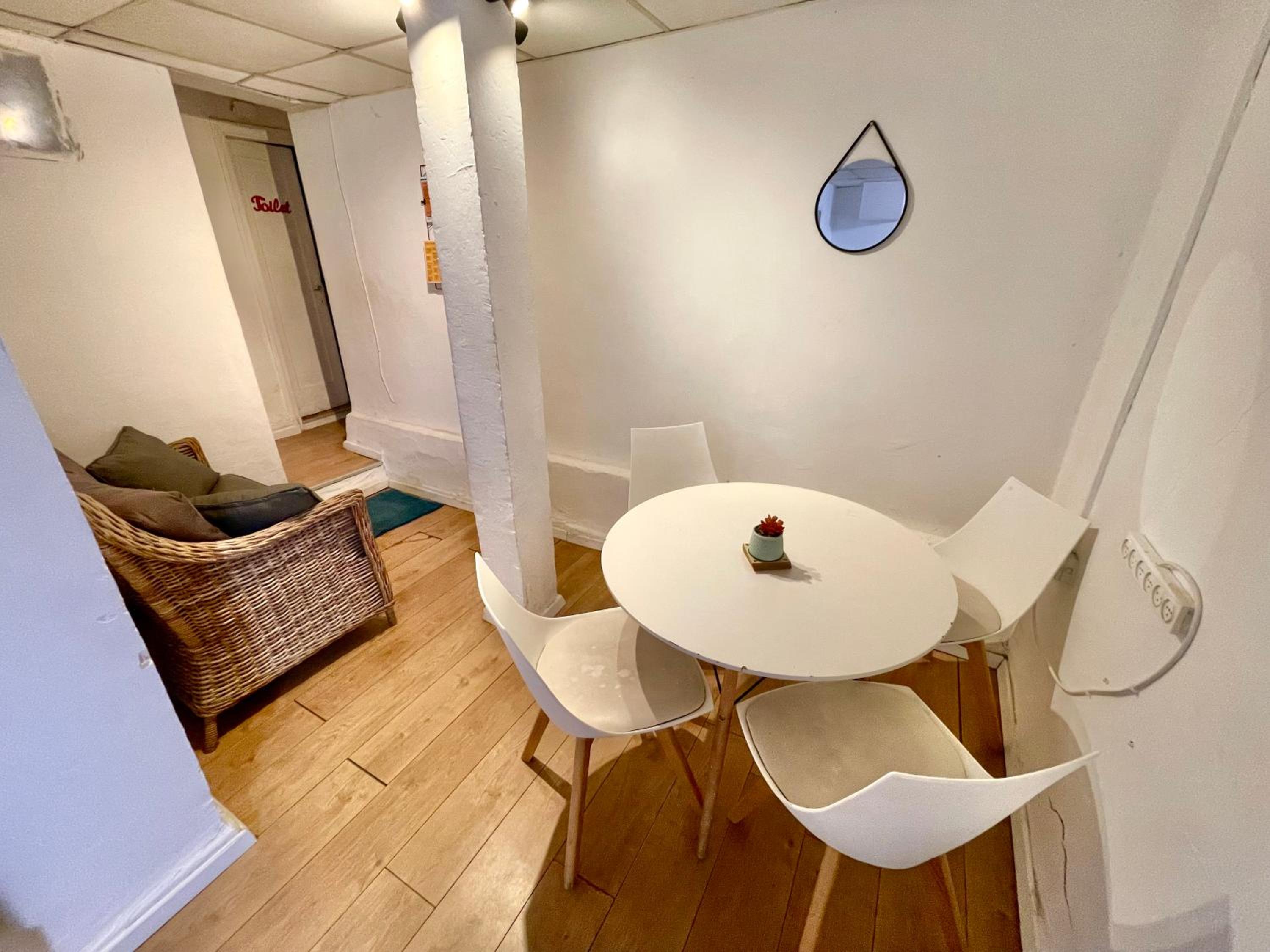 Dotan's Boutique Guesthouse - By The Beach! view 3