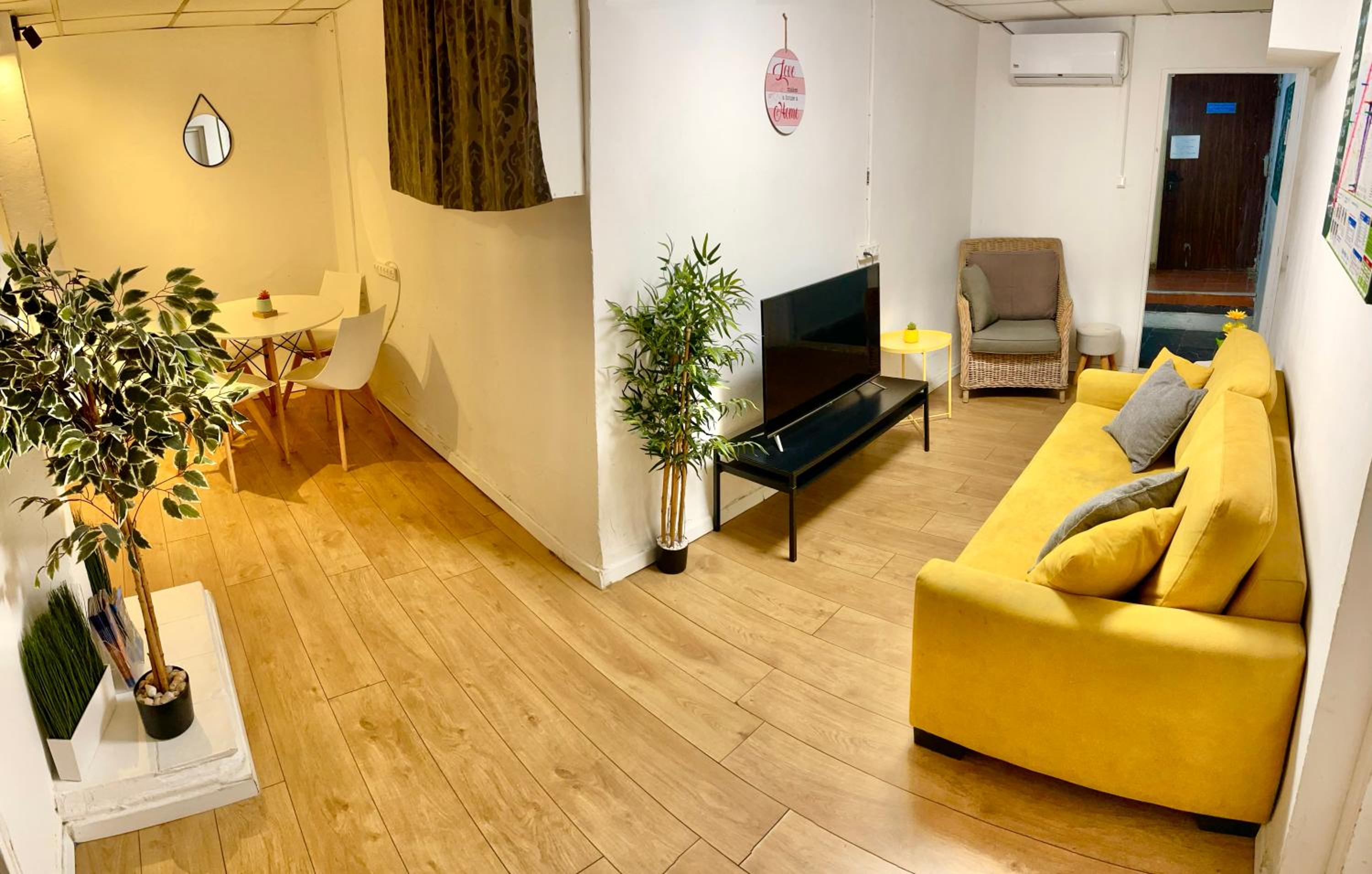 Dotan's Boutique Guesthouse - By The Beach! view 2