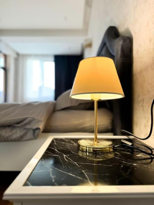 Luxury Serenity - 16th Floor Apt in City Center