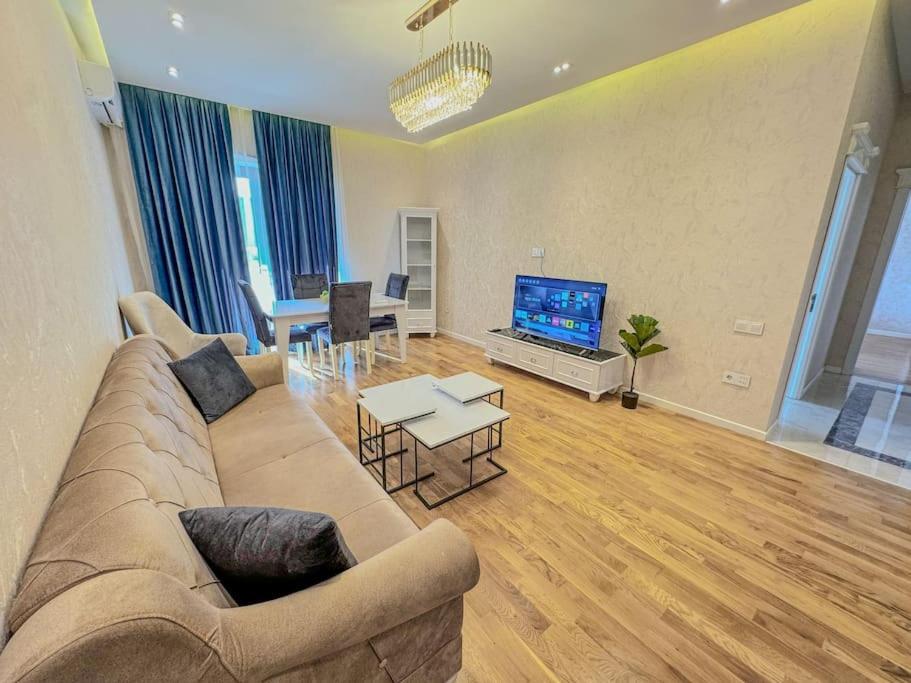 Luxury Serenity - 16th Floor Apt in City Center