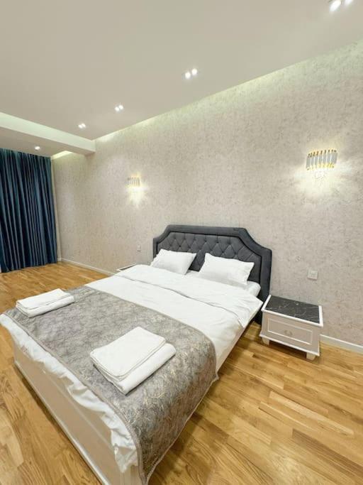 Luxury Serenity - 16th Floor Apt in City Center