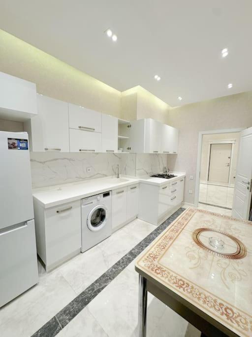 Luxury Serenity - 16th Floor Apt in City Center