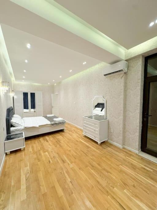 Luxury Serenity - 16th Floor Apt in City Center