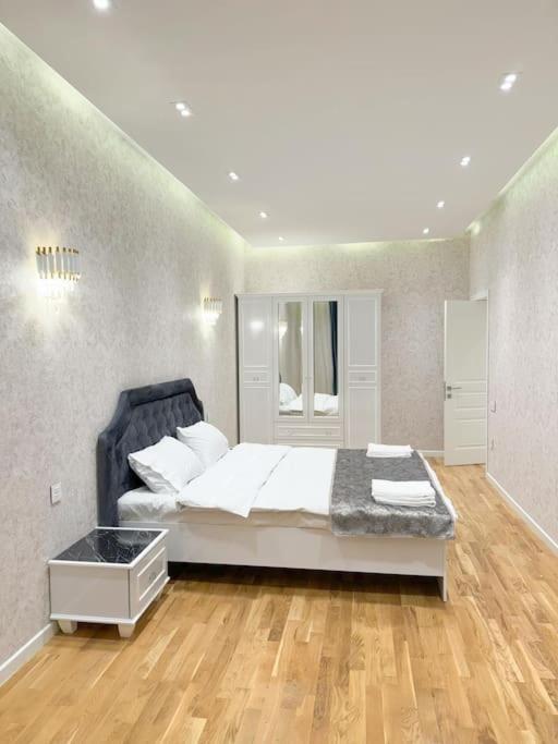 Luxury Serenity - 16th Floor Apt in City Center
