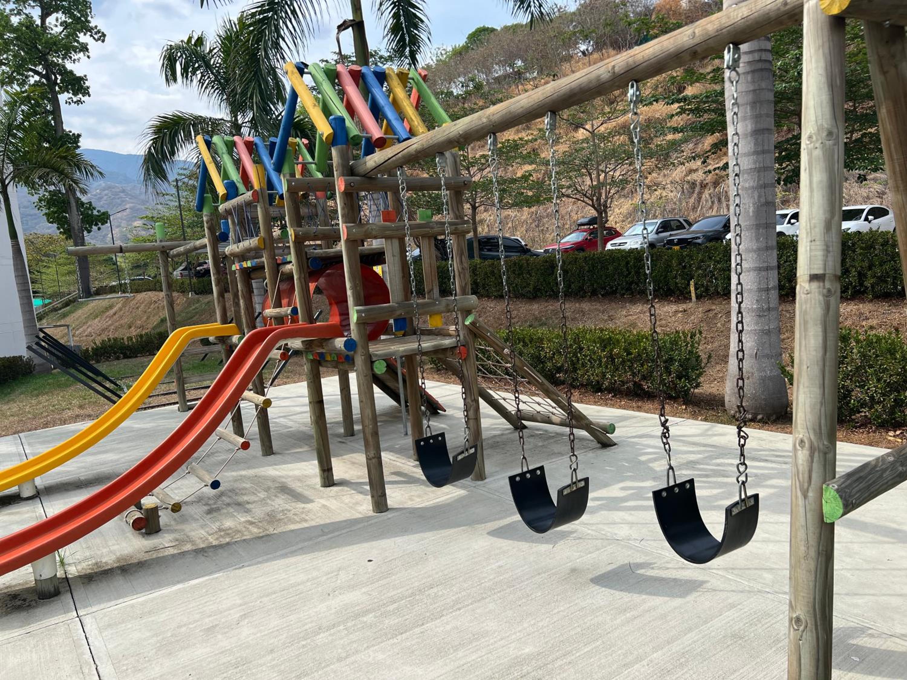 occidente colonial santa fe de Antioquia tipo resort Aparta sol tobogán kanaloa parque acuático