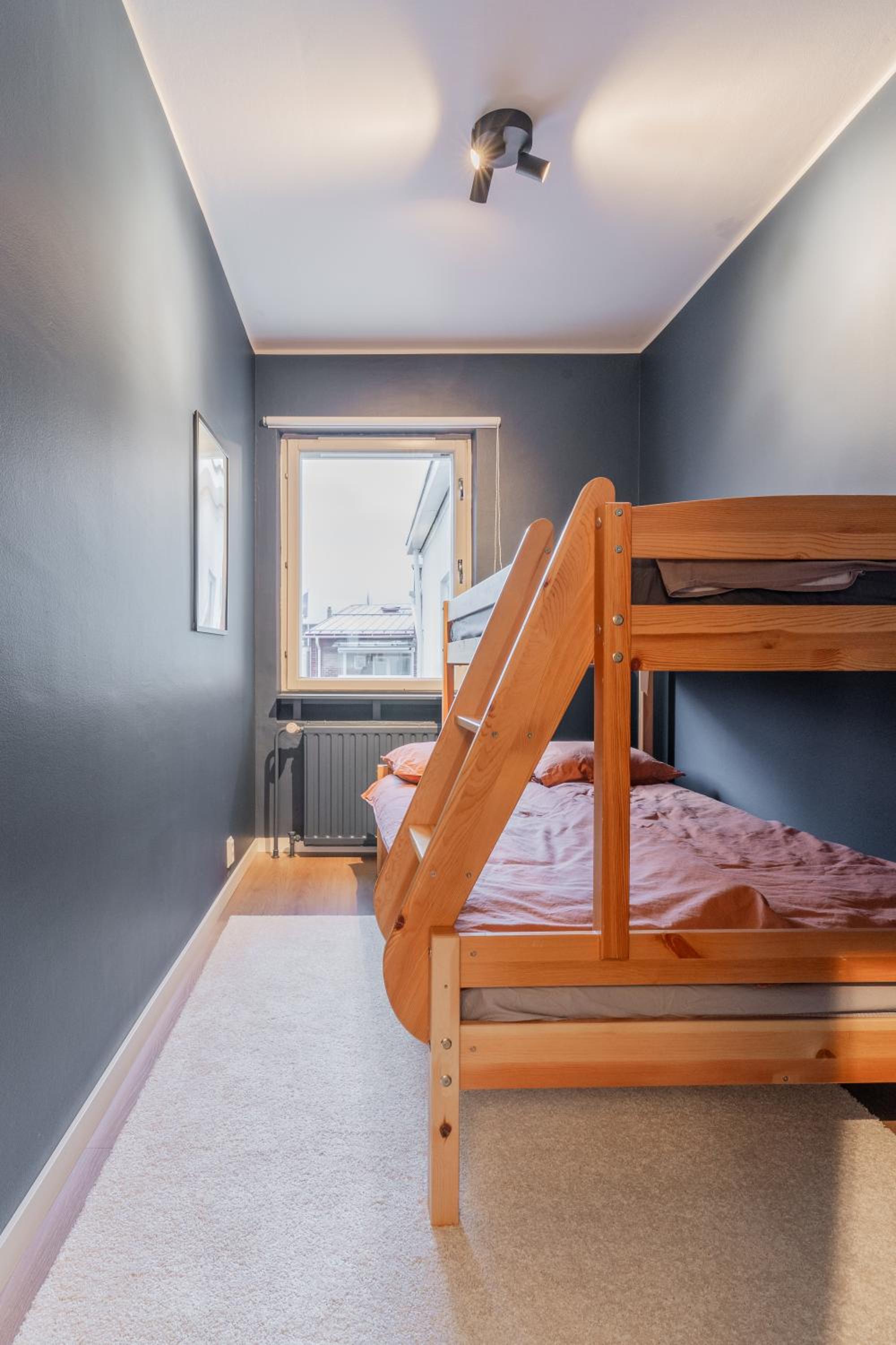 CityCenter Family apartment, three bedrooms up to 8 people, free parking and Wifi