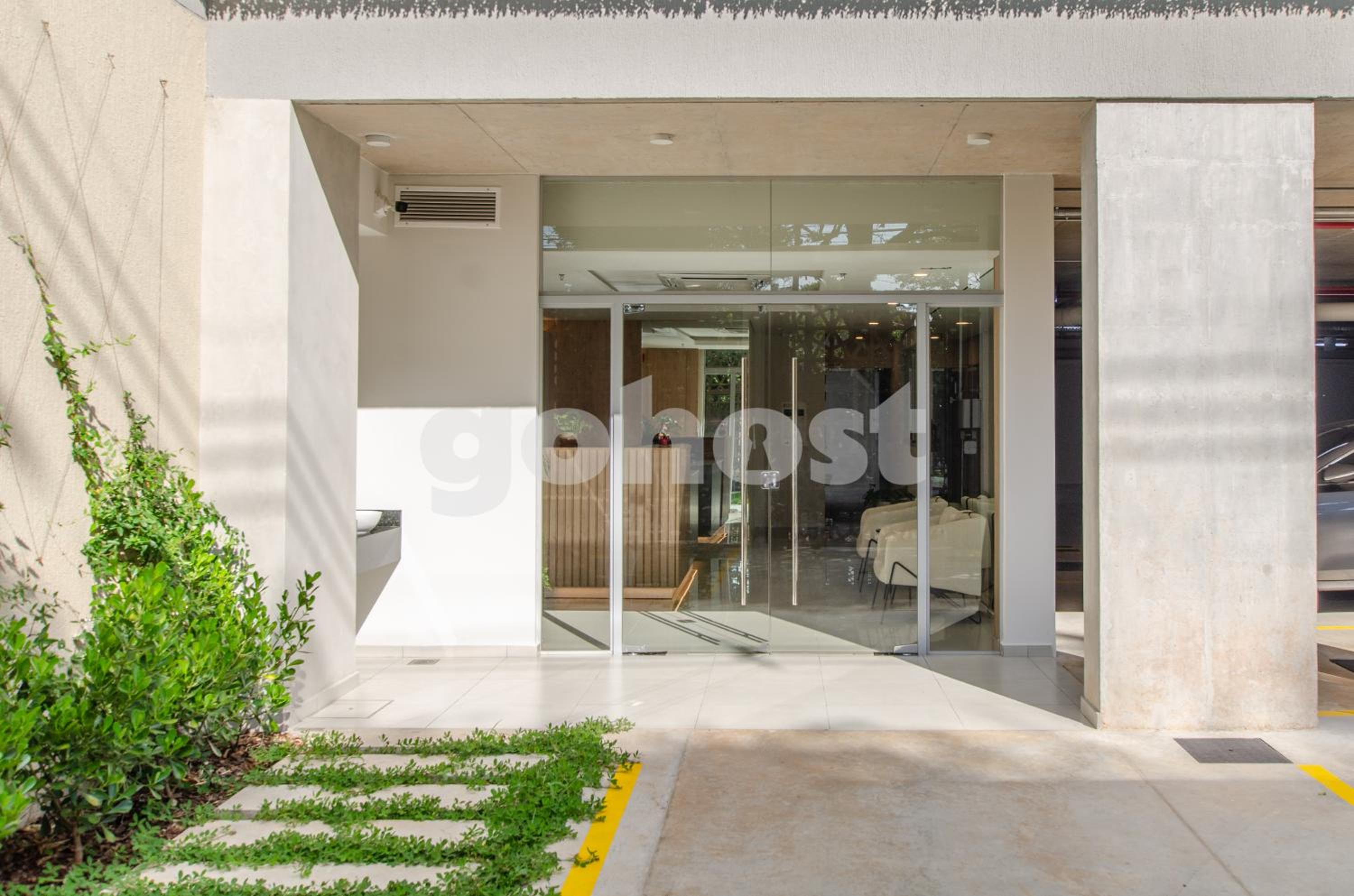 Elegant 1 bed apt near Paseo La Galeria view 4