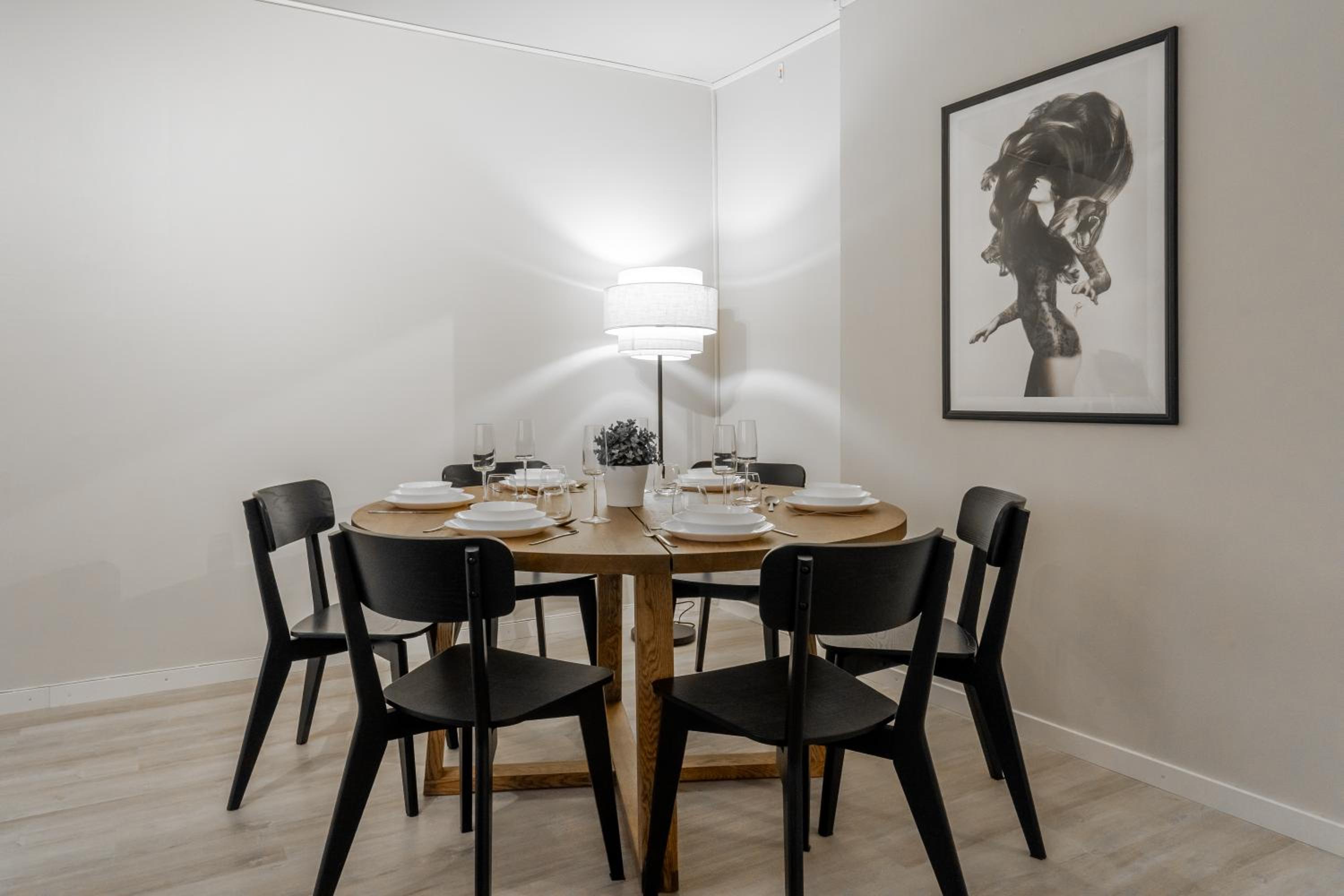 CityCenter Family apartment, three bedrooms up to 8 people, free parking and Wifi
