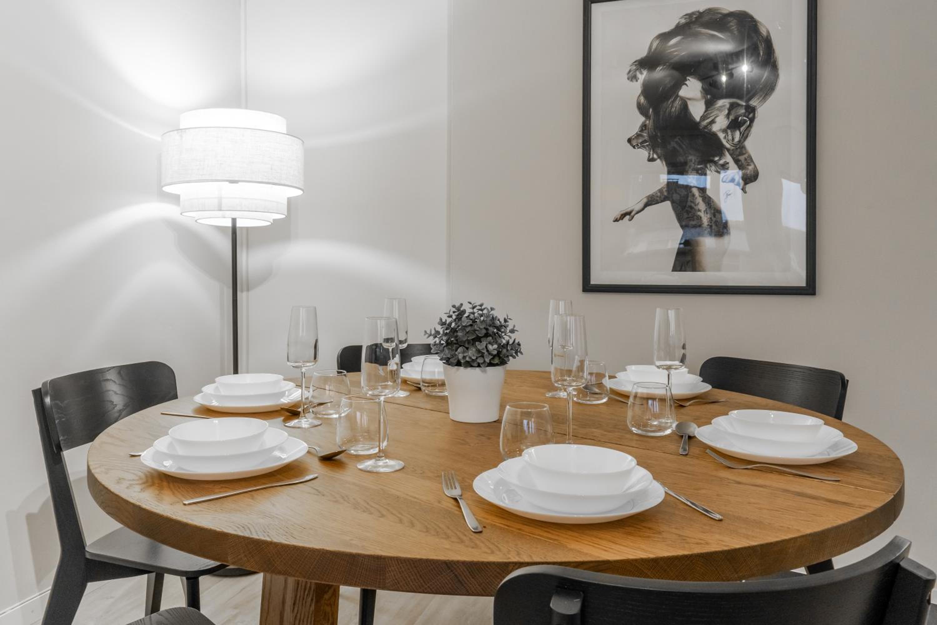 CityCenter Family apartment, three bedrooms up to 8 people, free parking and Wifi