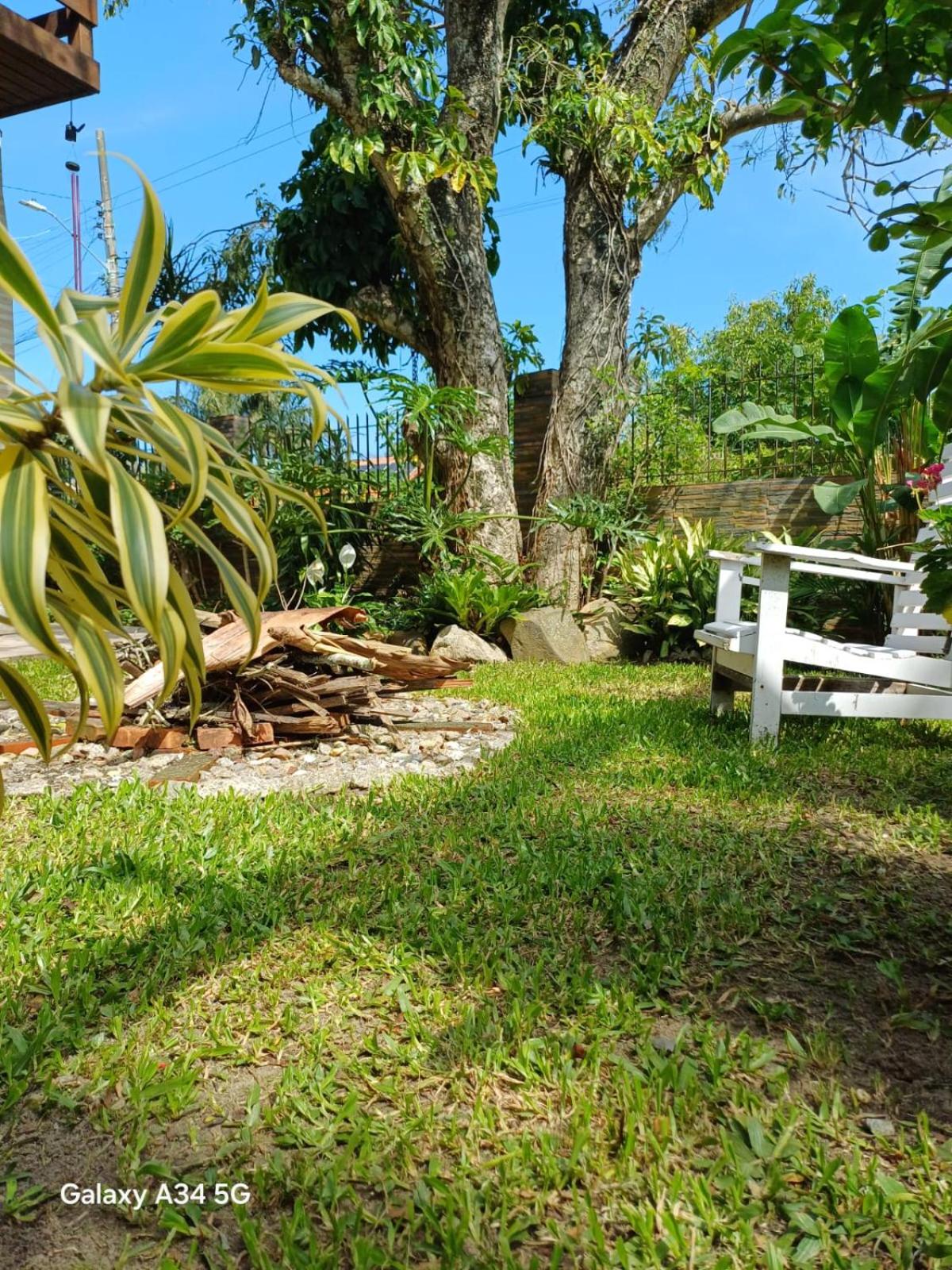 Suite ampla e confortável em Sobrado familiar no Rio Vermelho, próximo ao parque RV e acesso a lagoa