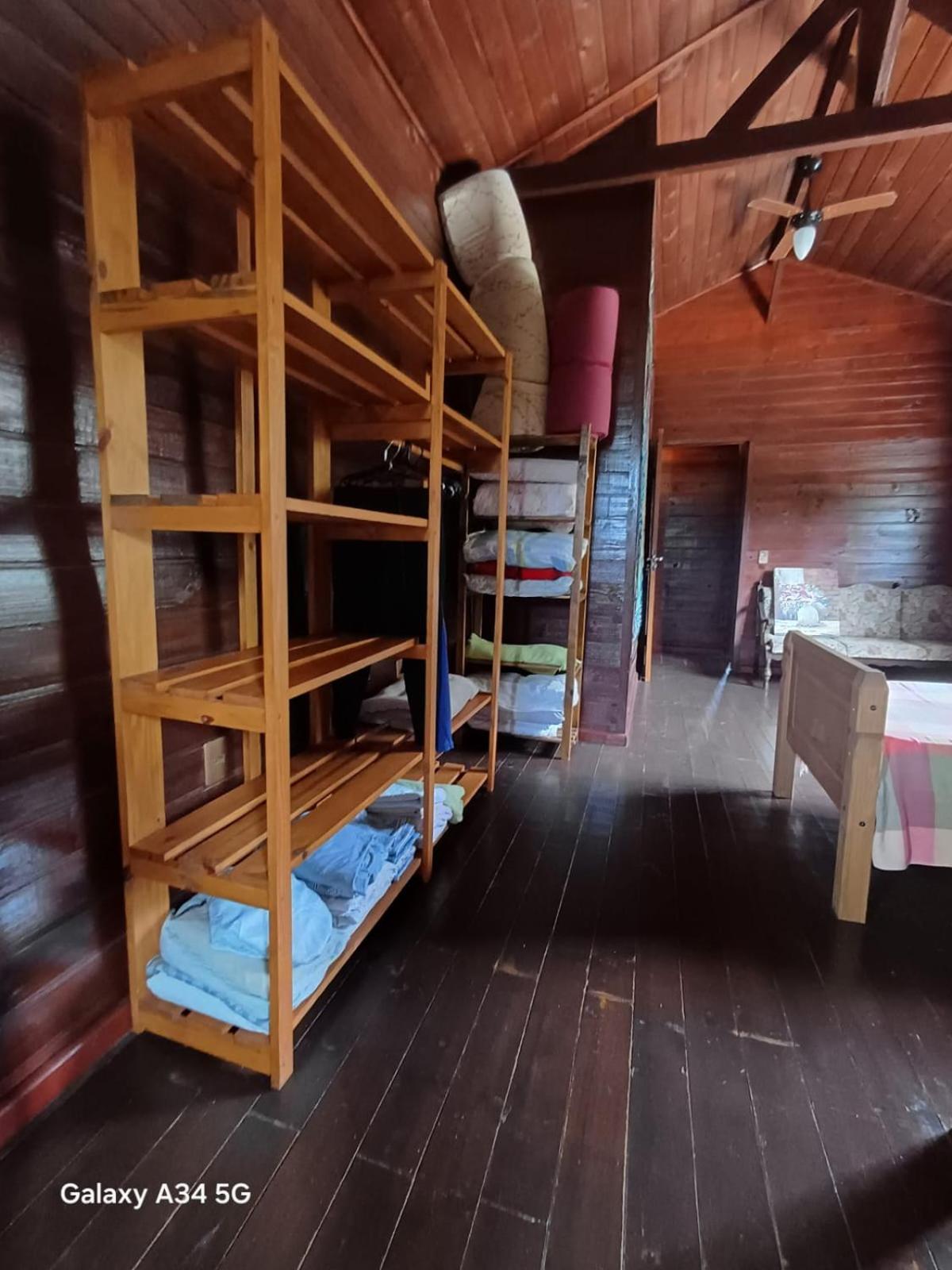 Suite ampla e confortável em Sobrado familiar no Rio Vermelho, próximo ao parque RV e acesso a lagoa