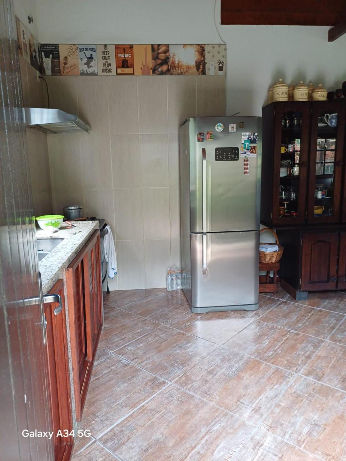 Suite ampla e confortável em Sobrado familiar no Rio Vermelho, próximo ao parque RV e acesso a lagoa
