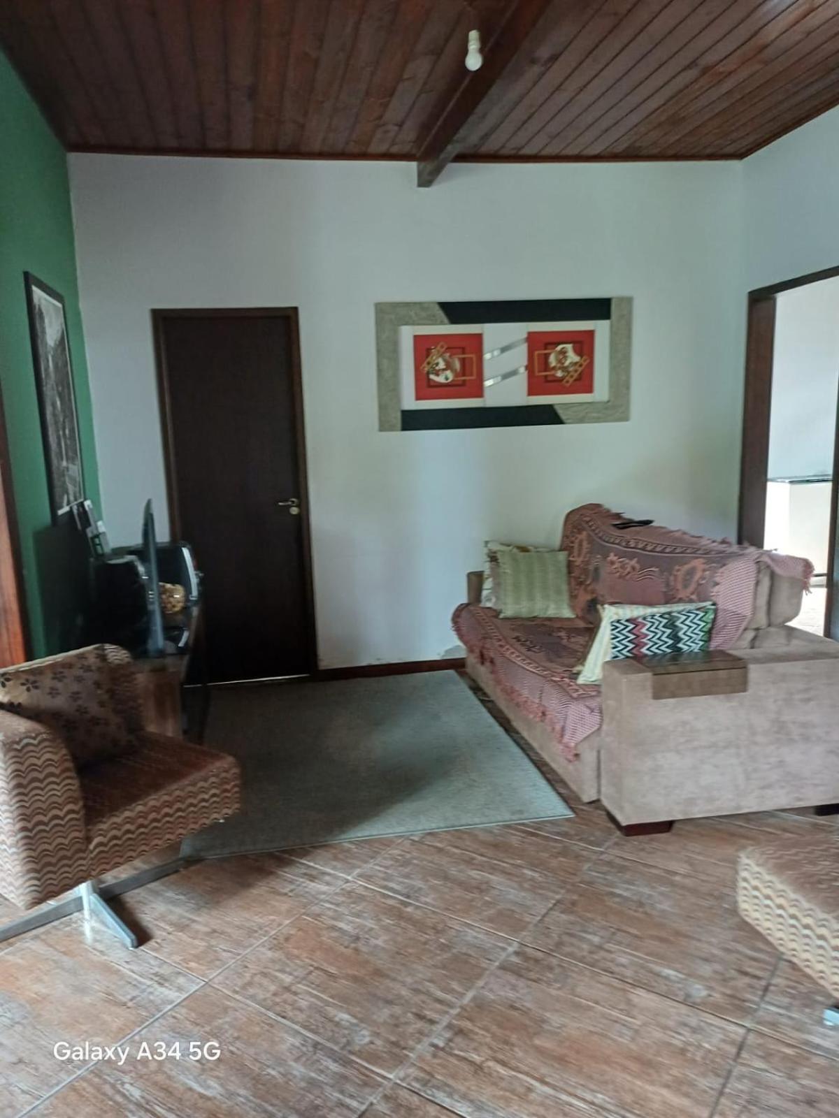 Suite ampla e confortável em Sobrado familiar no Rio Vermelho, próximo ao parque RV e acesso a lagoa