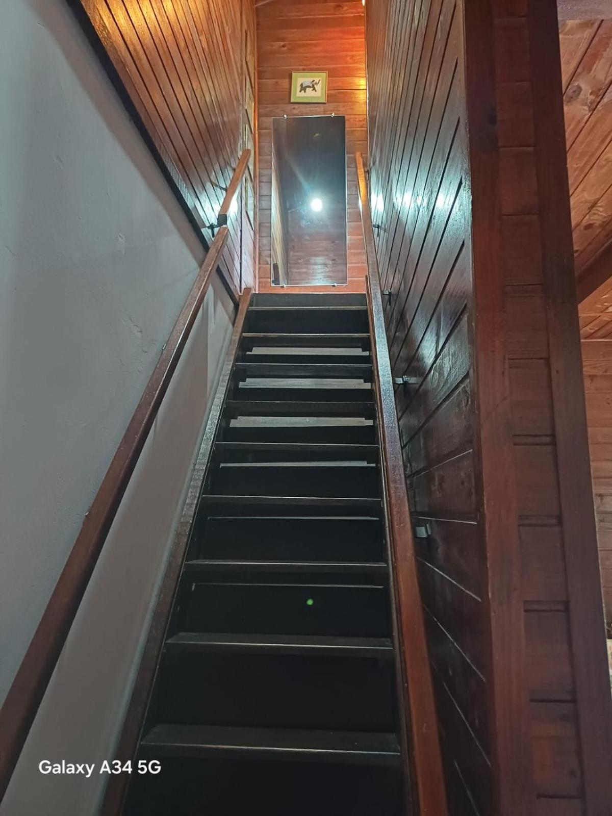 Suite ampla e confortável em Sobrado familiar no Rio Vermelho, próximo ao parque RV e acesso a lagoa