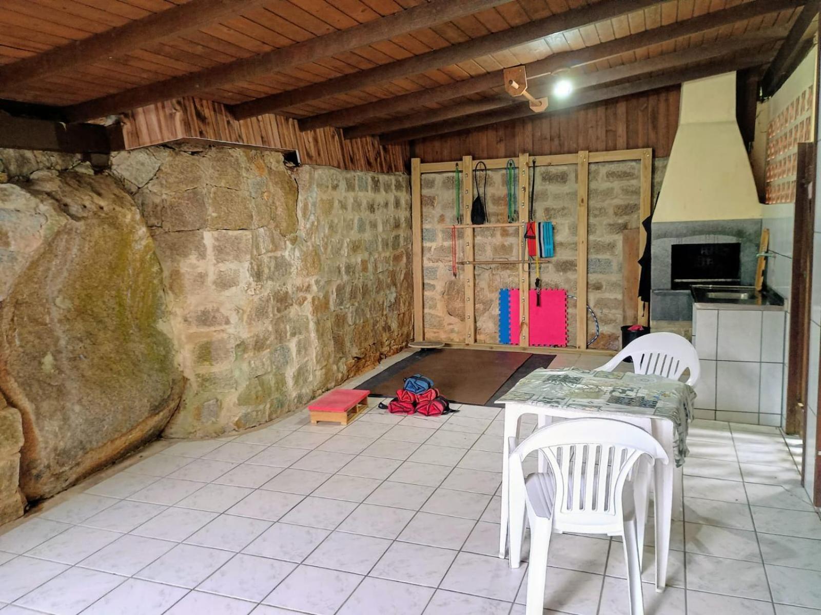 Casa 3 quartos com pôr do sol, vista 2 praias e natureza a 5min da praia da Lagoinha, Ponta das Canas